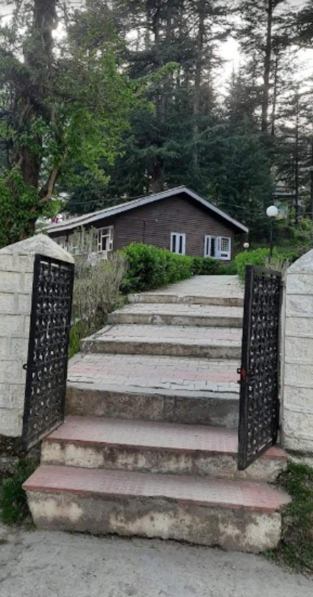 Saras Hotel *