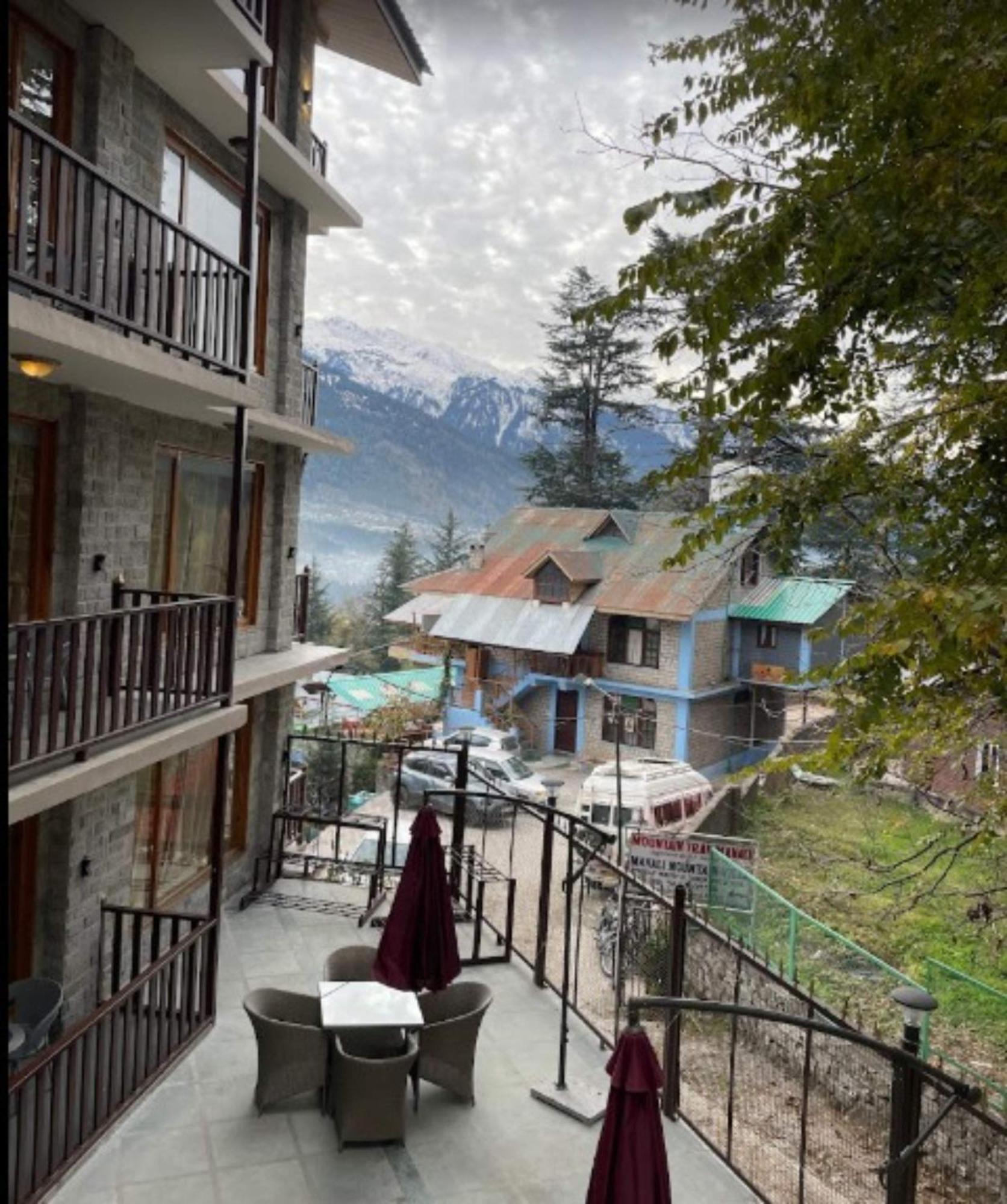 Saras Hotel Manali (Himachal Pradesh)