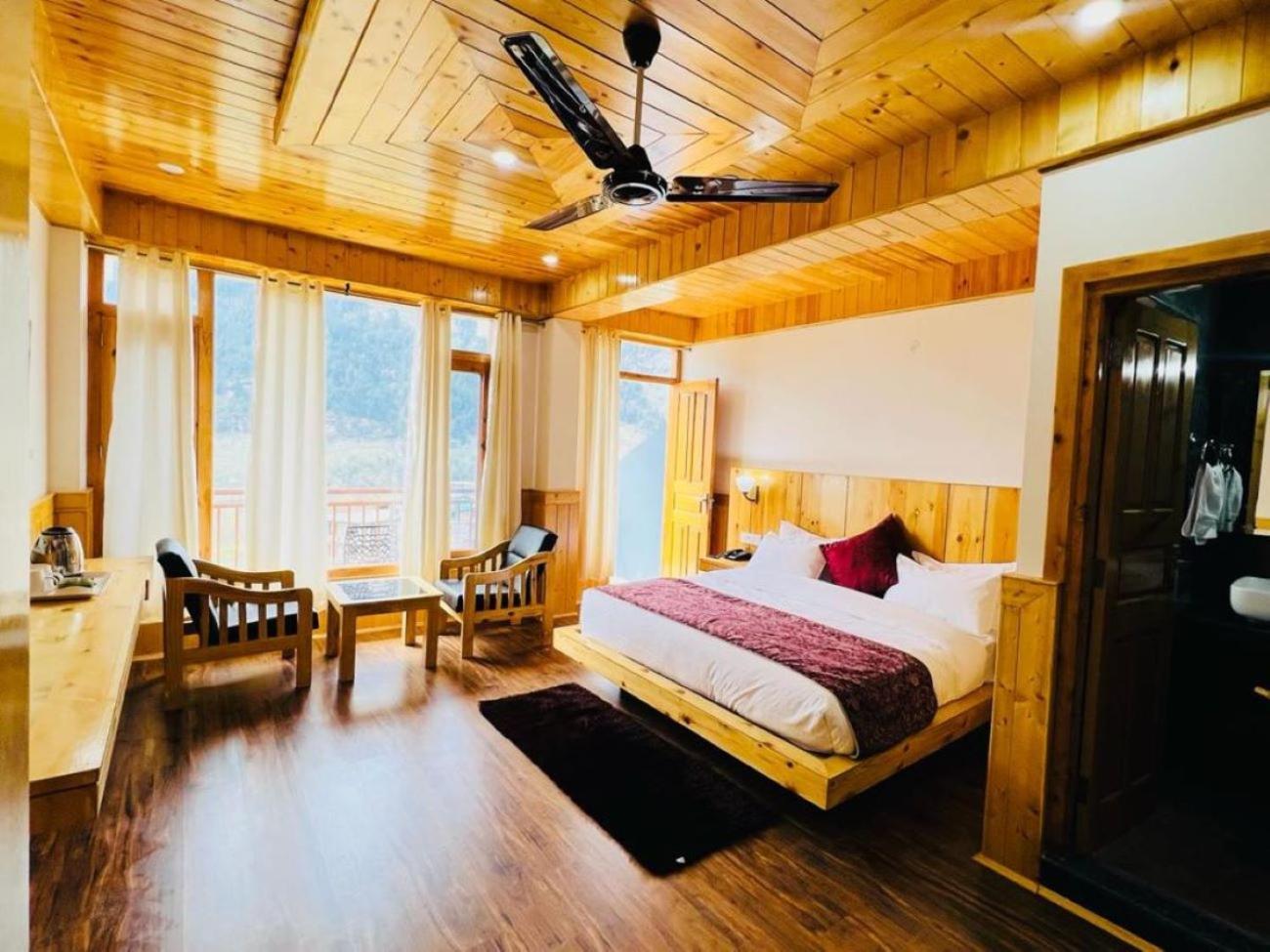 Sakura Palace Manali (Himachal Pradesh)