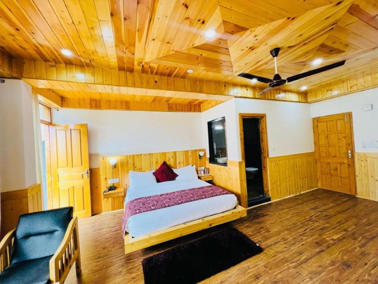 Sakura Palace Manali (Himachal Pradesh)