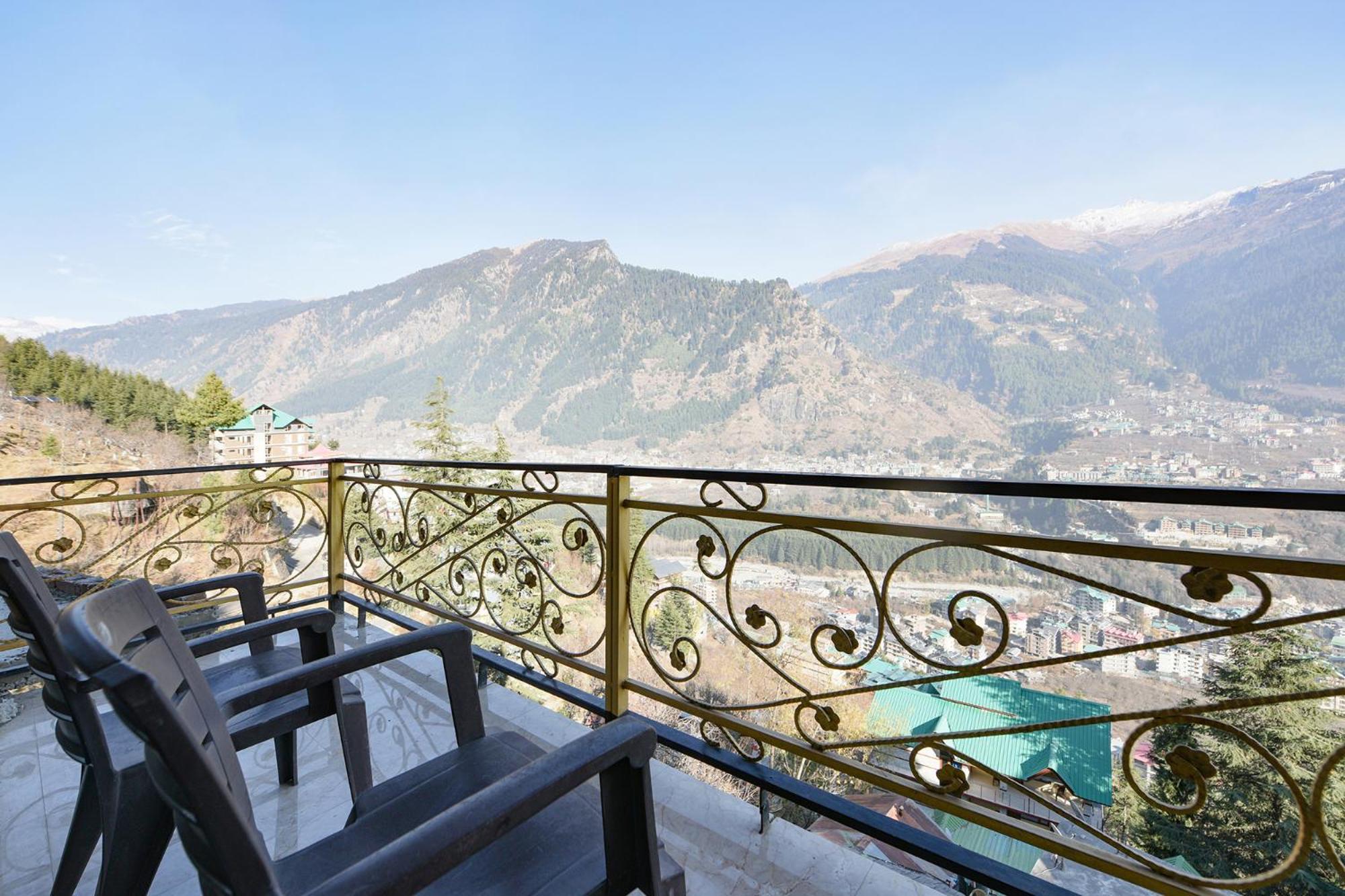 Hotel Fabhotel Anant Meadows