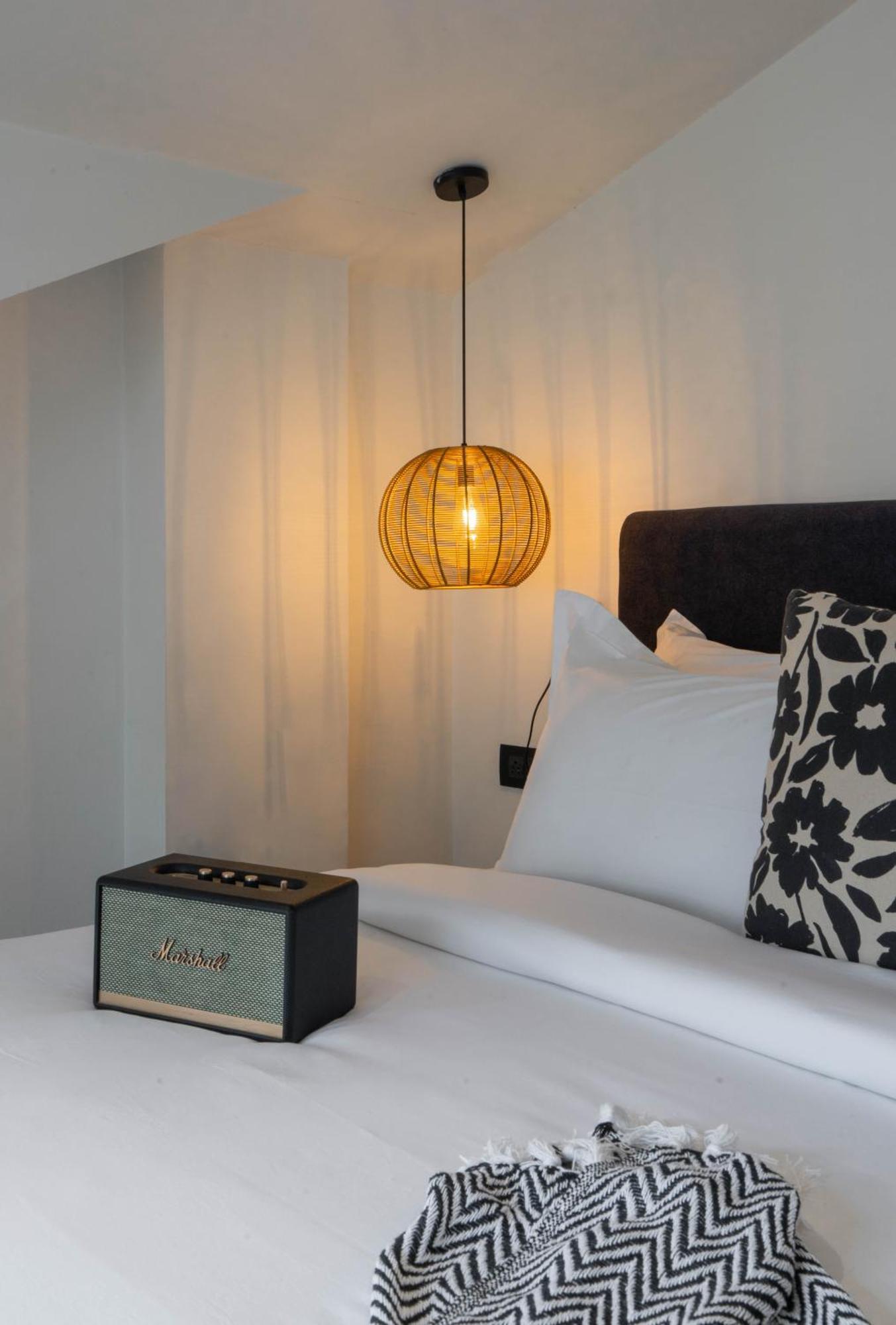 Hotel Standout