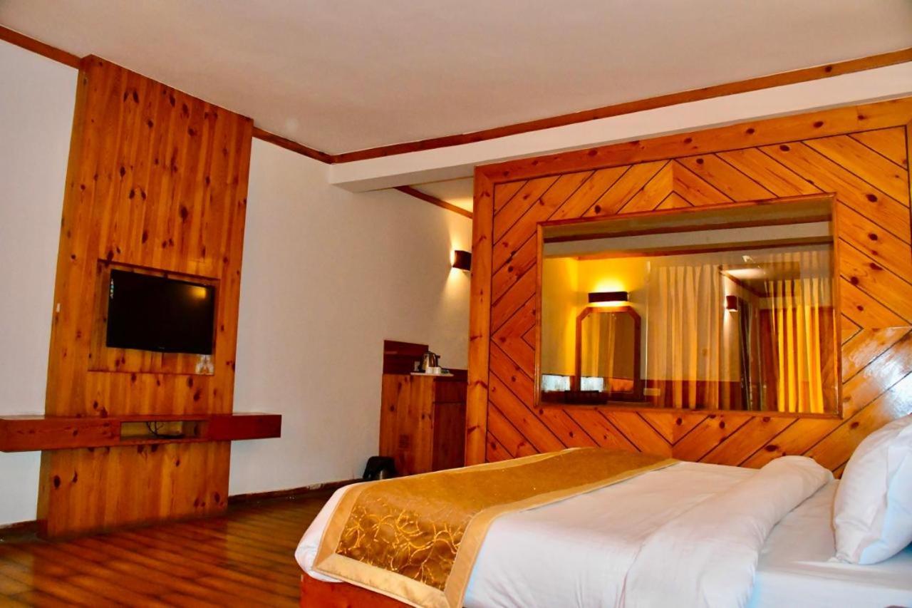 Hotel The Whispering And Bar Manali (Himachal Pradesh)