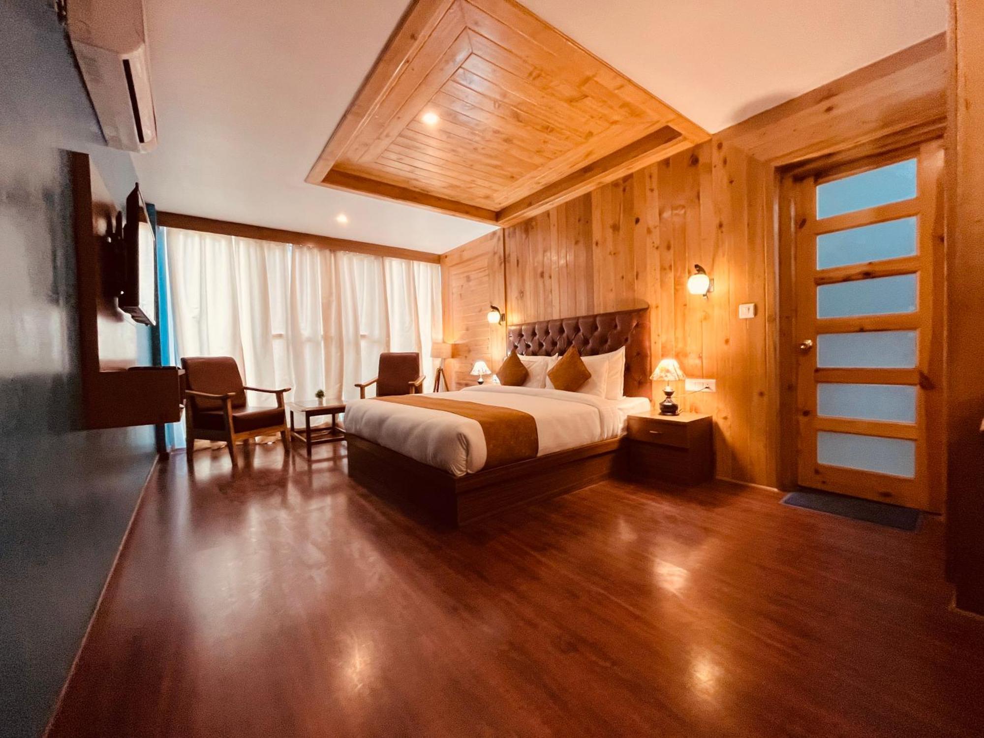 The Vista Legacy Resort, - #near Mall Road #centrally Heated & Air Cooled #big Parking #best Selling #premium #luxury Collection #open Terrace #lift #playing Zone #property Of The Year 4*