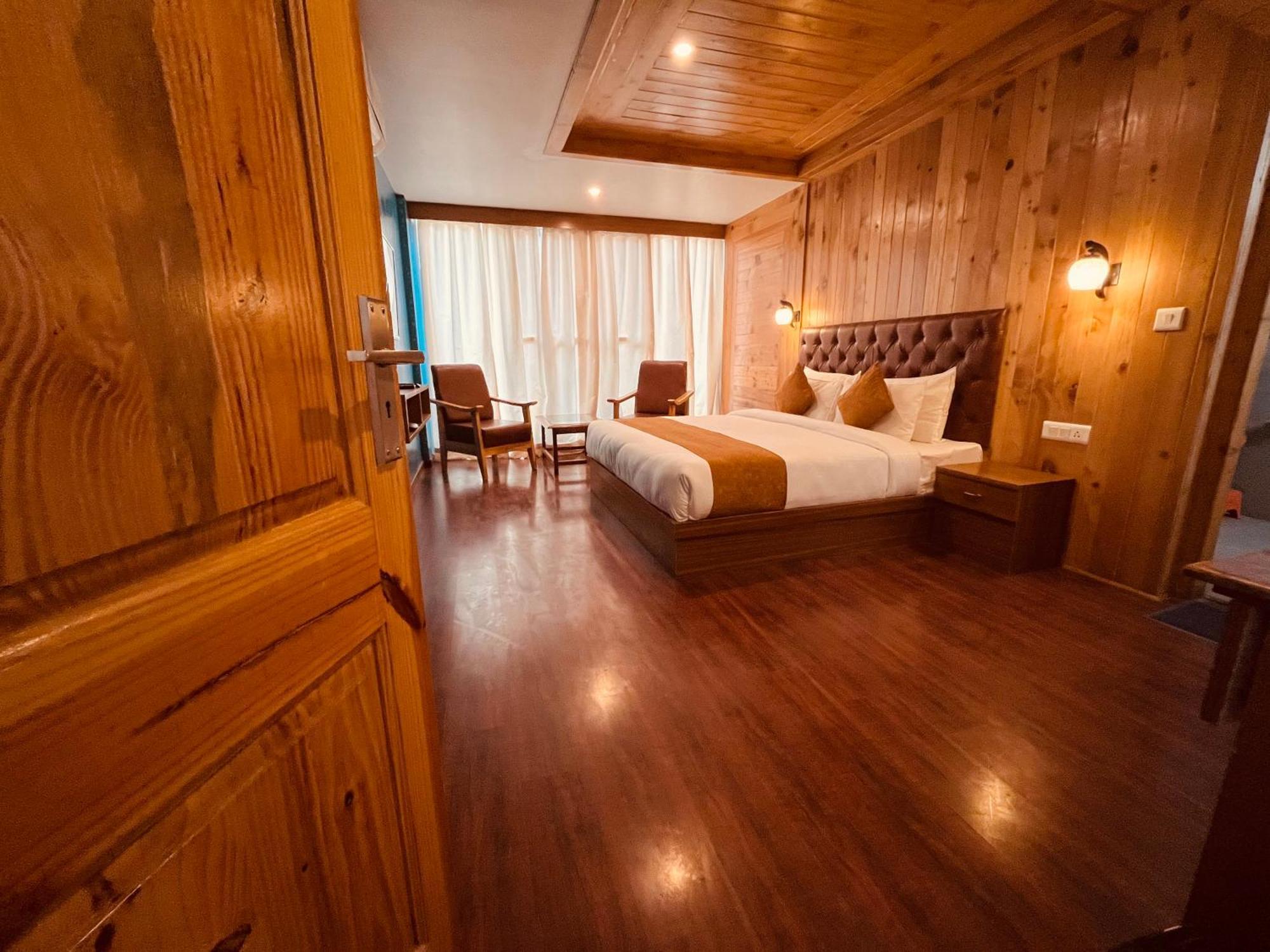 Hotel The Vista Legacy Resort, - #near Mall Road #centrally Heated & Air Cooled #big Parking #best Selling #premium #luxury Collection #open Terrace #lift #playing Zone #property Of The Year