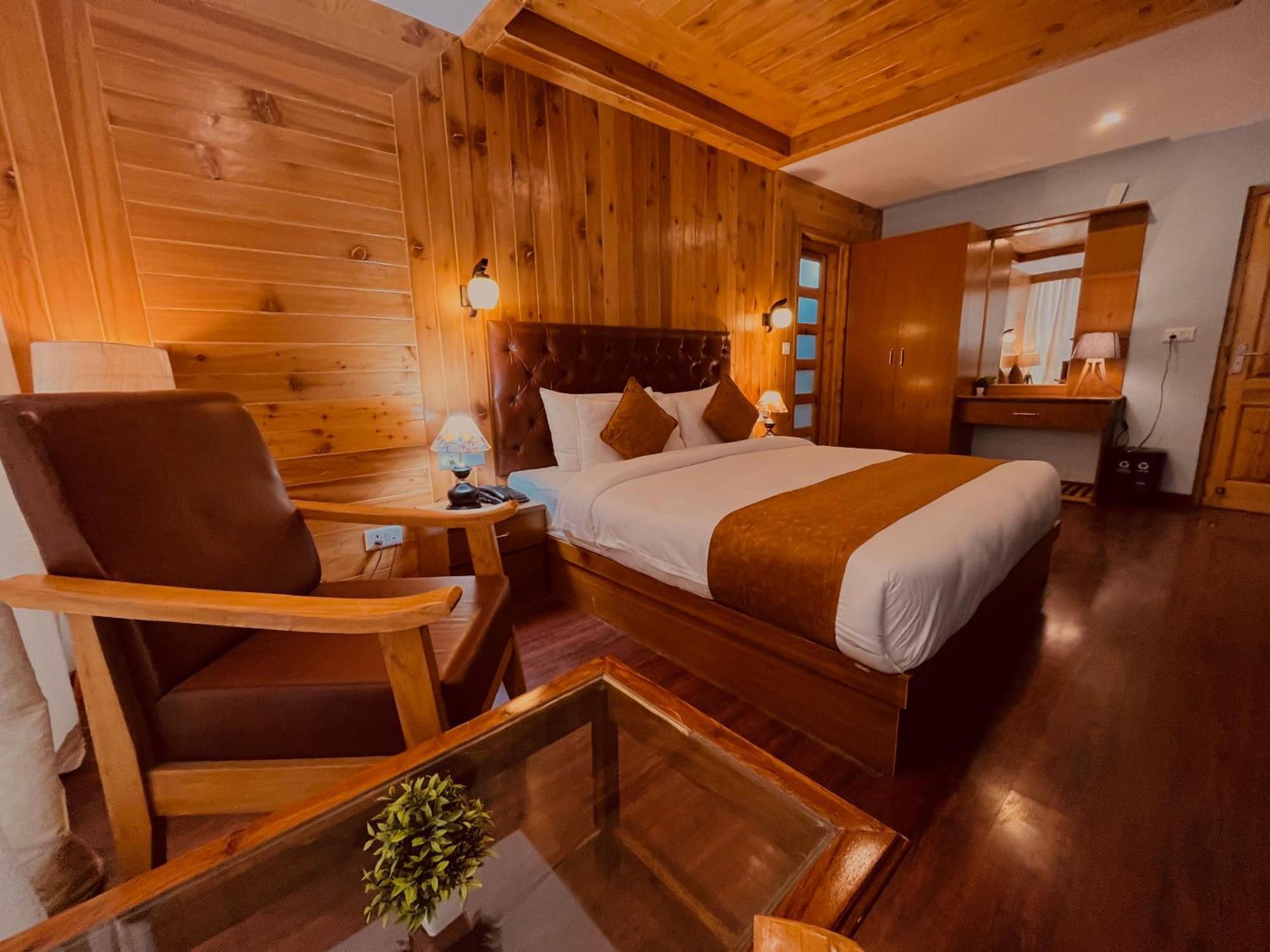 The Vista Legacy Resort, - #near Mall Road #centrally Heated & Air Cooled #big Parking #best Selling #premium #luxury Collection #open Terrace #lift #playing Zone #property Of The Year 4* Manali (Himachal Pradesh)