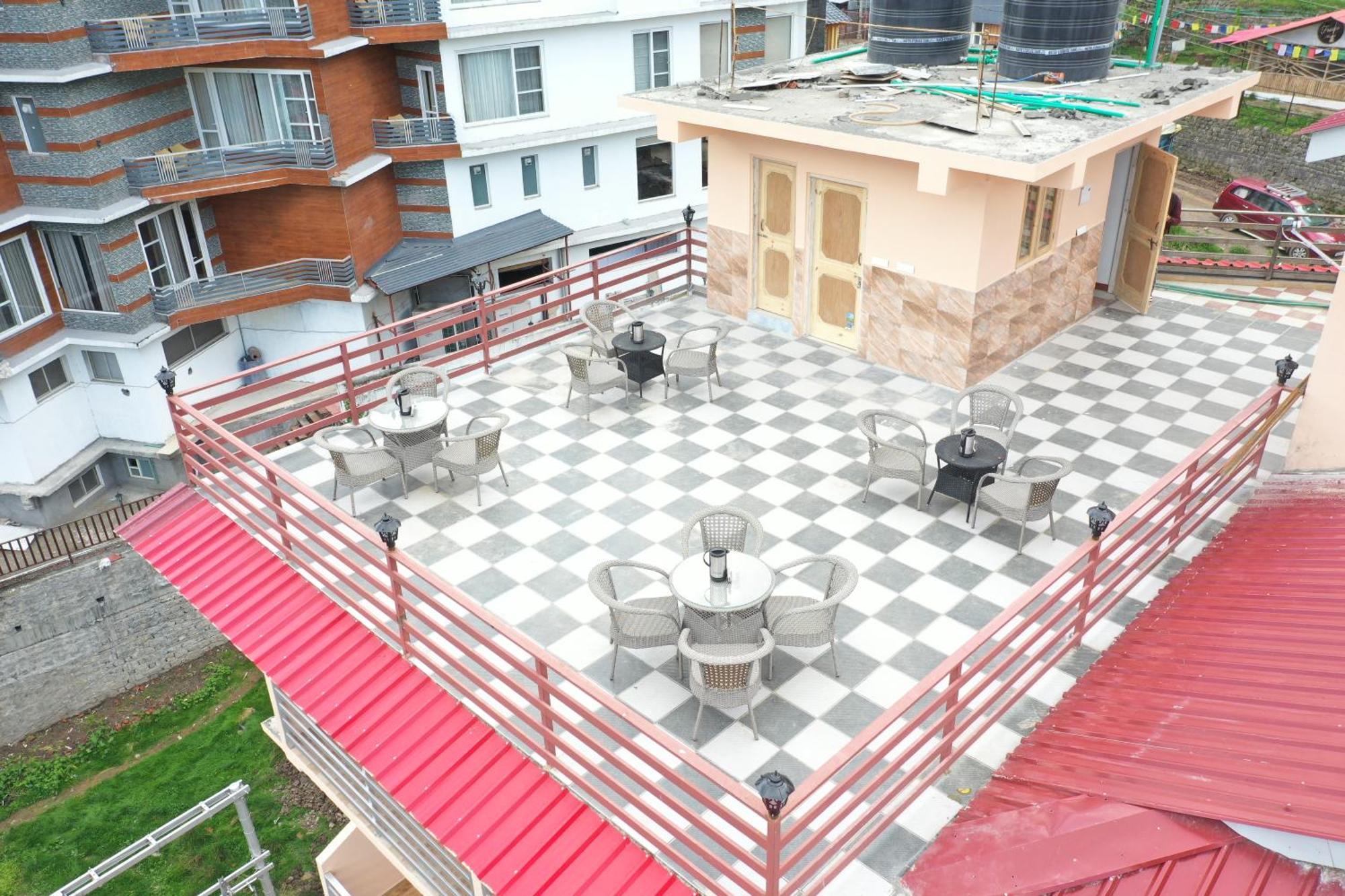 Hotel Valley Of Sublime!!! Nirvana Hills!!! A Family With Roof Lounge And Restaurants