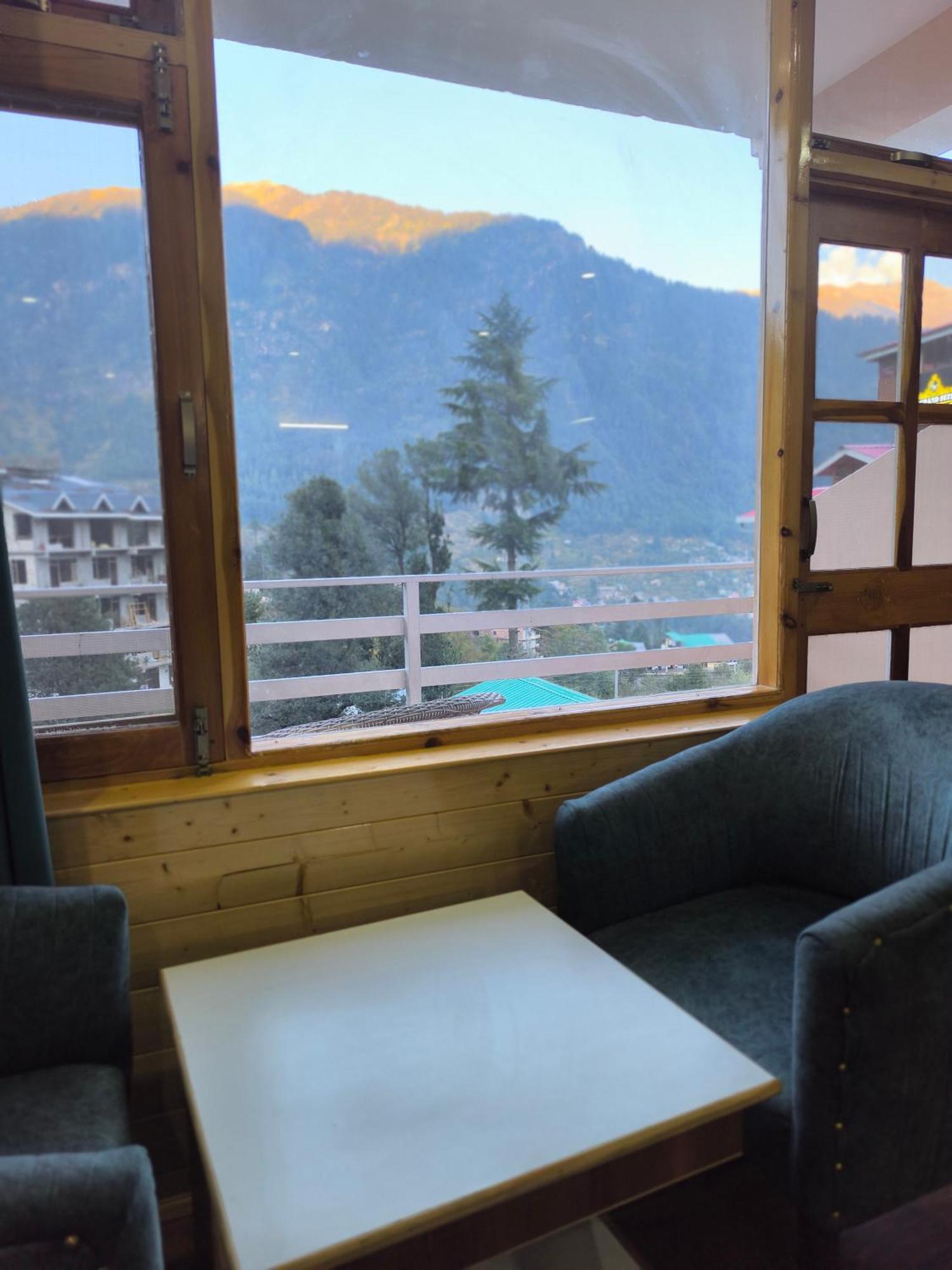 Valley Of Sublime!!! Nirvana Hills!!! A Family With Roof Lounge And Restaurants *