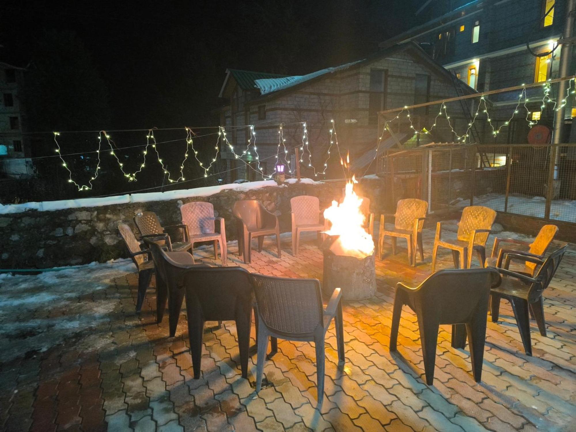 Hotel Valley Of Sublime!!! Nirvana Hills!!! A Family With Roof Lounge And Restaurants Manali (Himachal Pradesh)