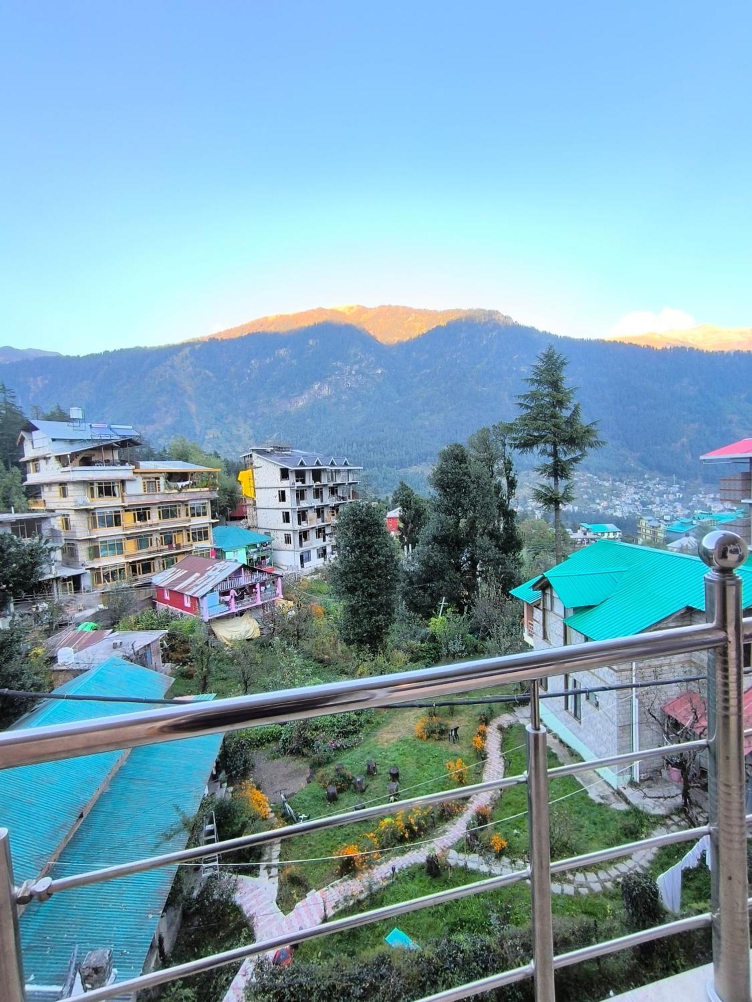 Valley Of Sublime!!! Nirvana Hills!!! A Family With Roof Lounge And Restaurants