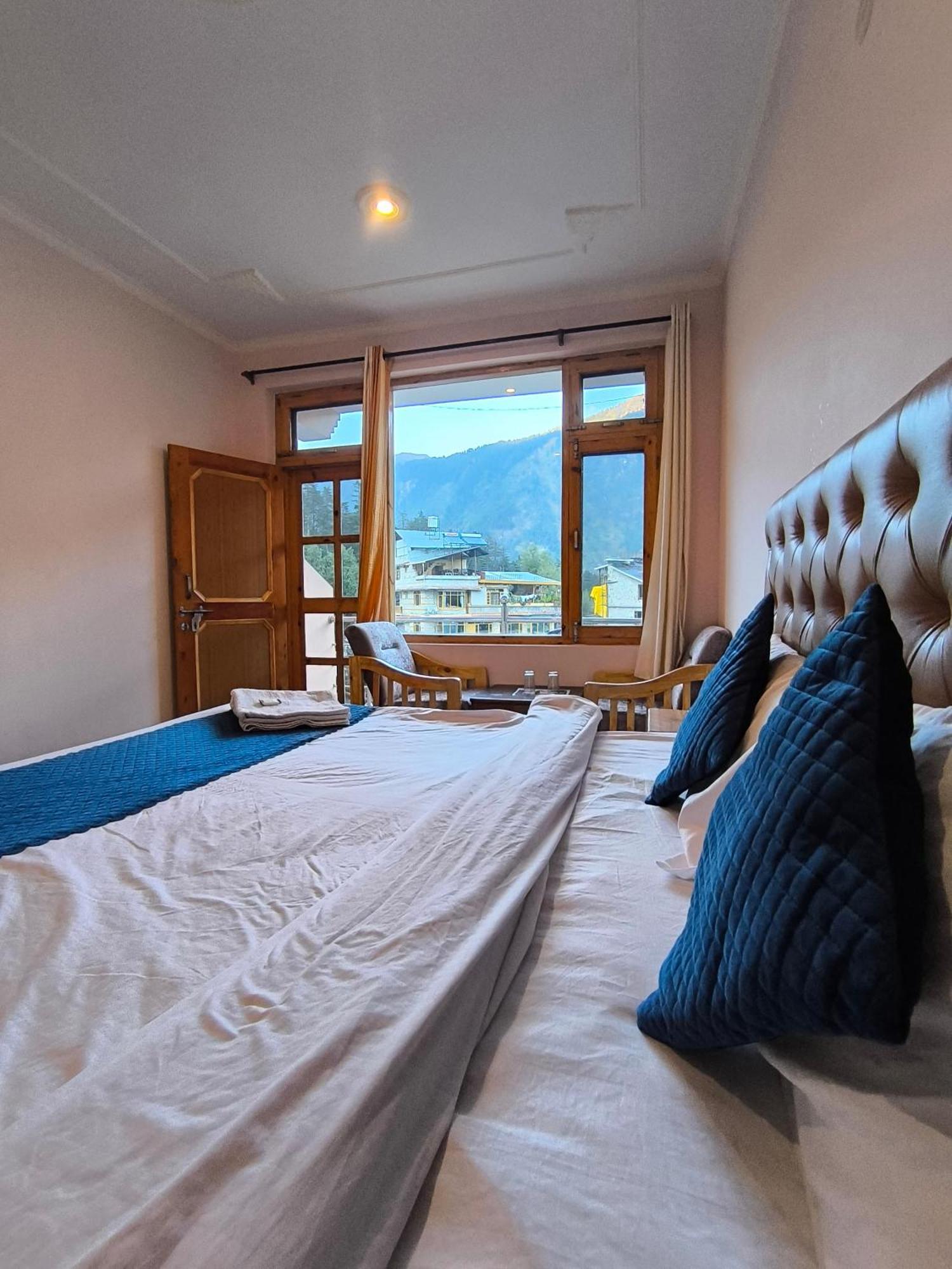Hotel Valley Of Sublime!!! Nirvana Hills!!! A Family With Roof Lounge And Restaurants Manali (Himachal Pradesh)