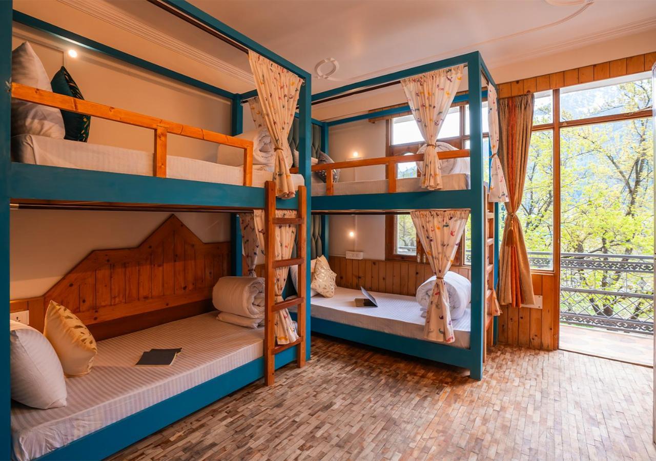 Moustache Hostel *