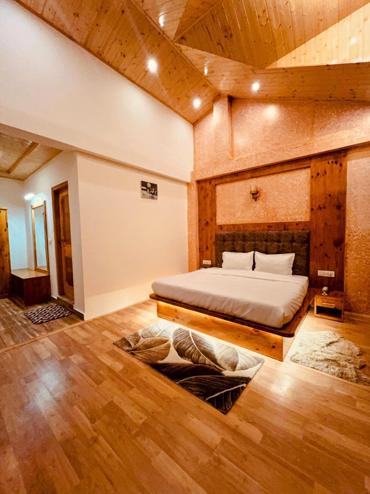 Hotel The Sunset Haven Manali (Himachal Pradesh)