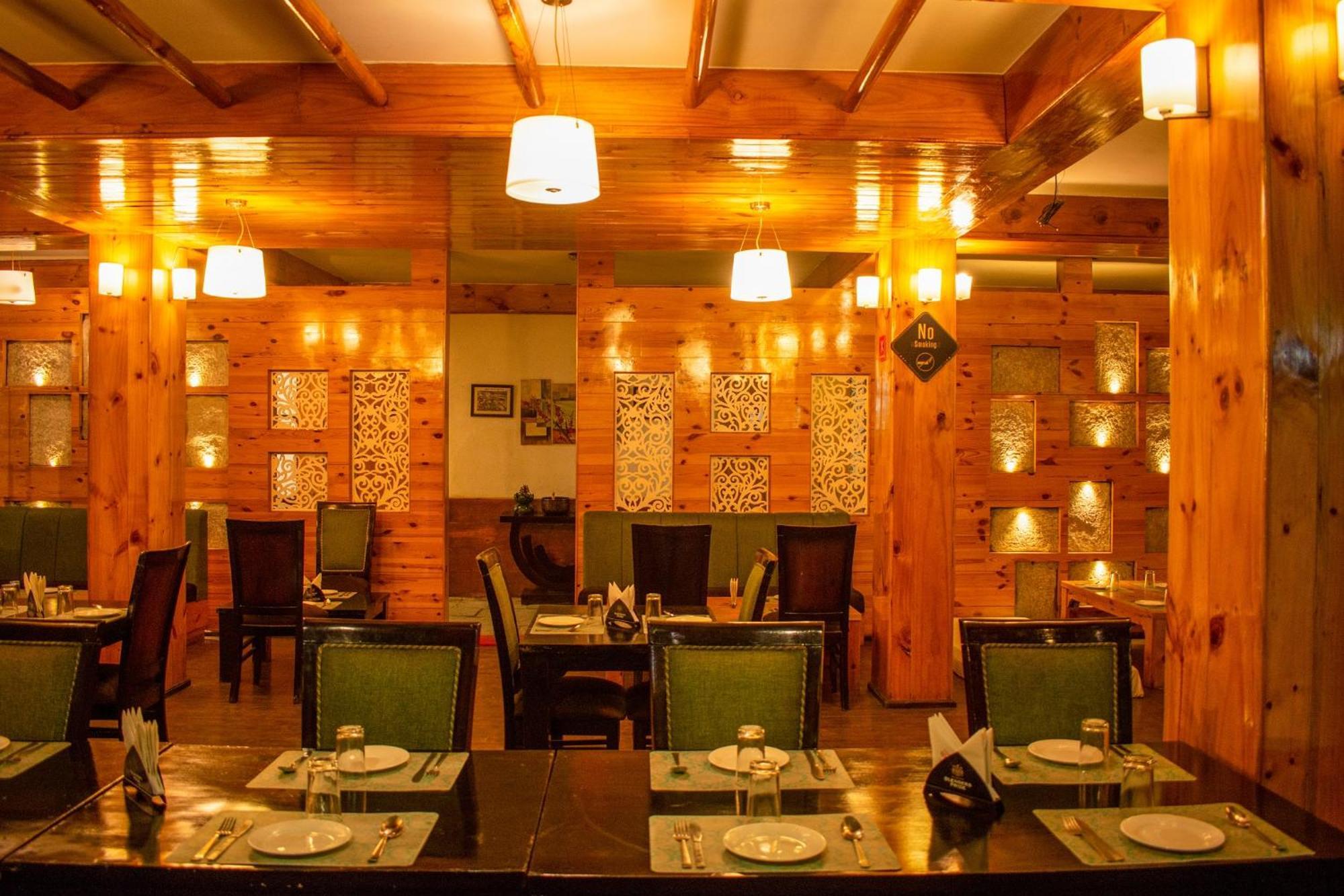 The Whispering And Bar Hotel 3*