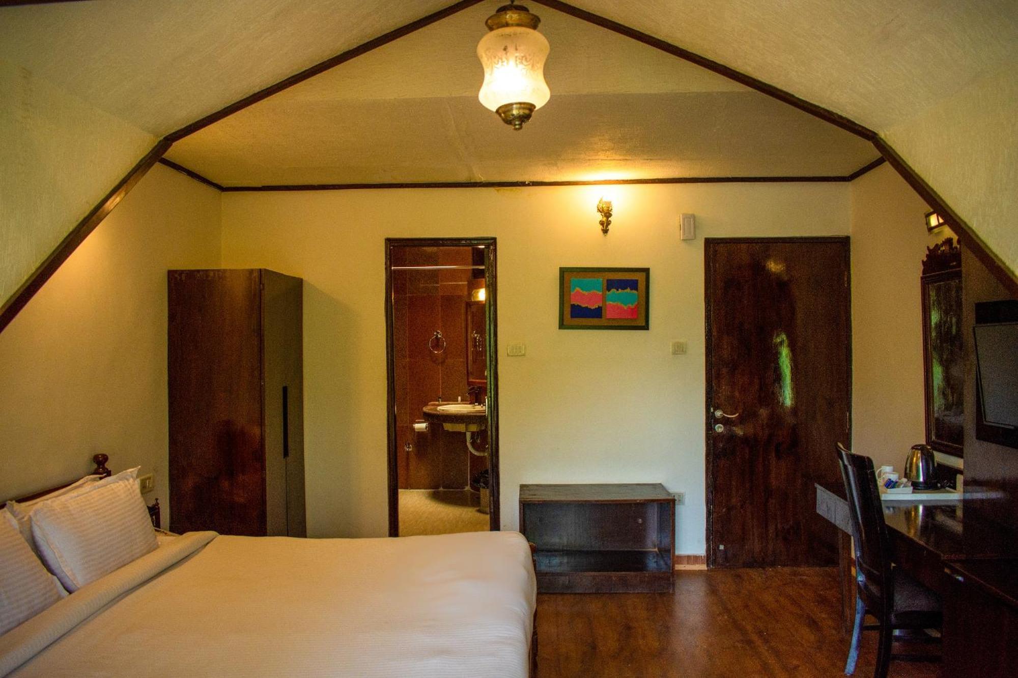 The Whispering And Bar 3* Manali (Himachal Pradesh)