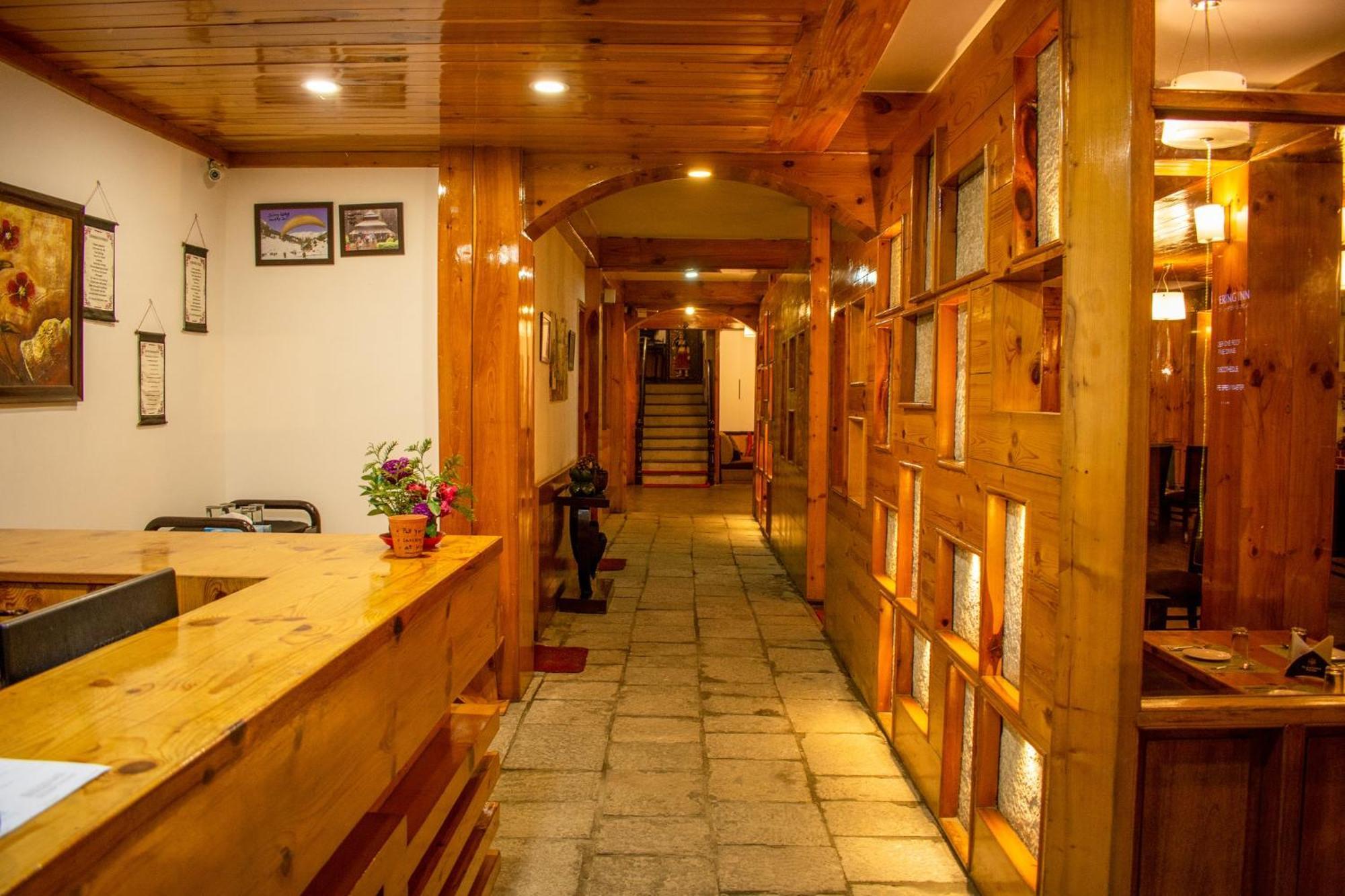 Hotel The Whispering And Bar 3*