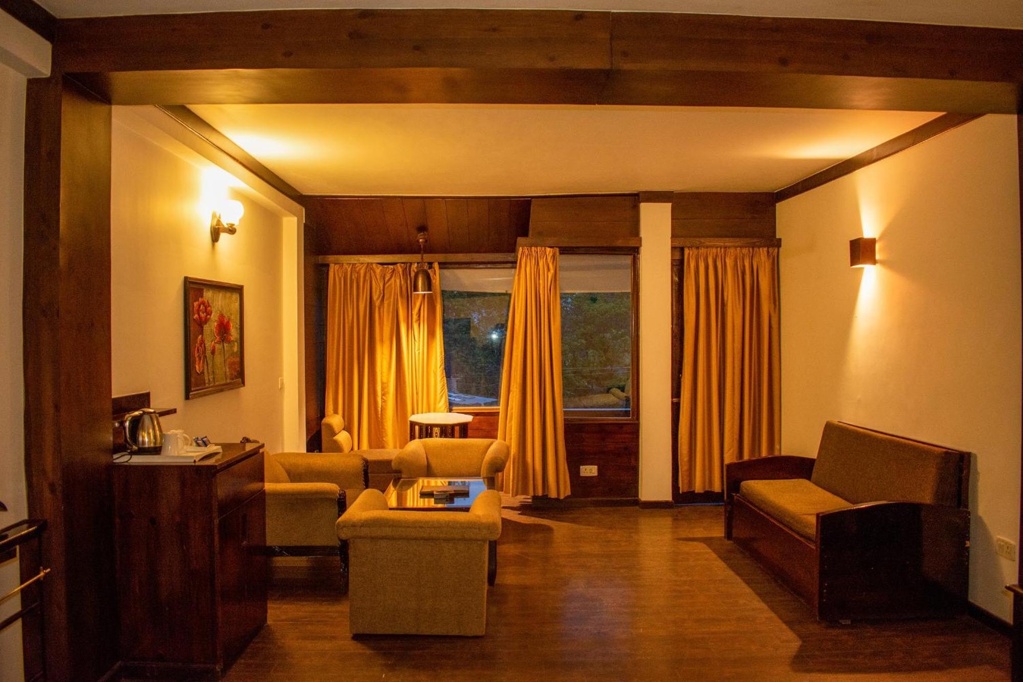The Whispering And Bar 3* Manali (Himachal Pradesh)