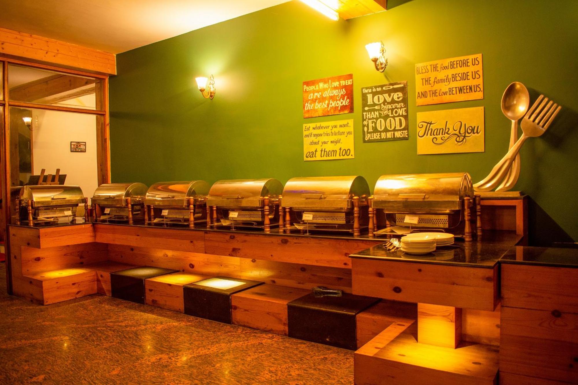 The Whispering And Bar Hotel 3*