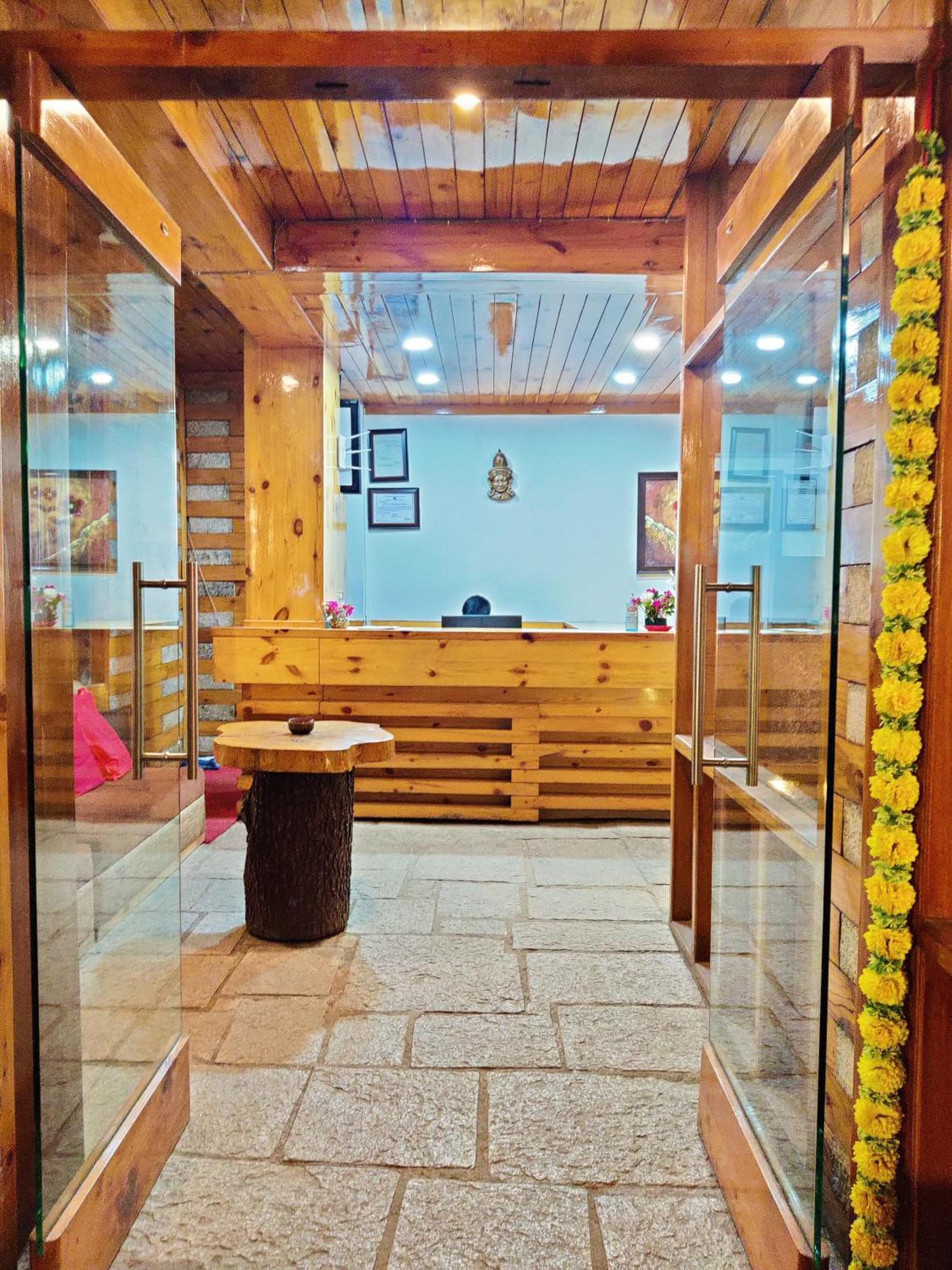 The Whispering And Bar 3* Manali (Himachal Pradesh)