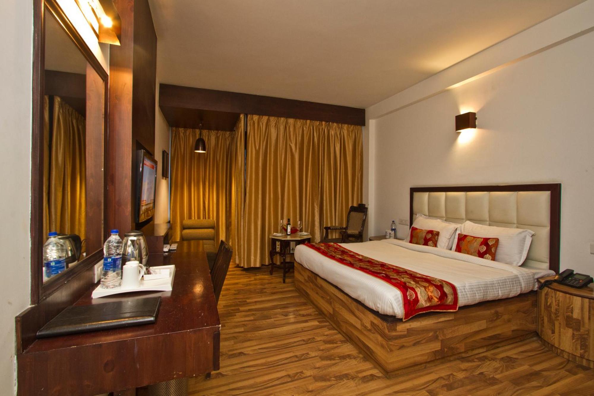 The Whispering And Bar Manali (Himachal Pradesh)