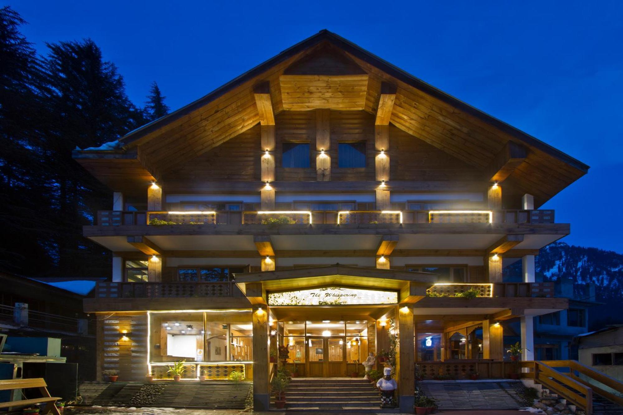 Hotel The Whispering And Bar