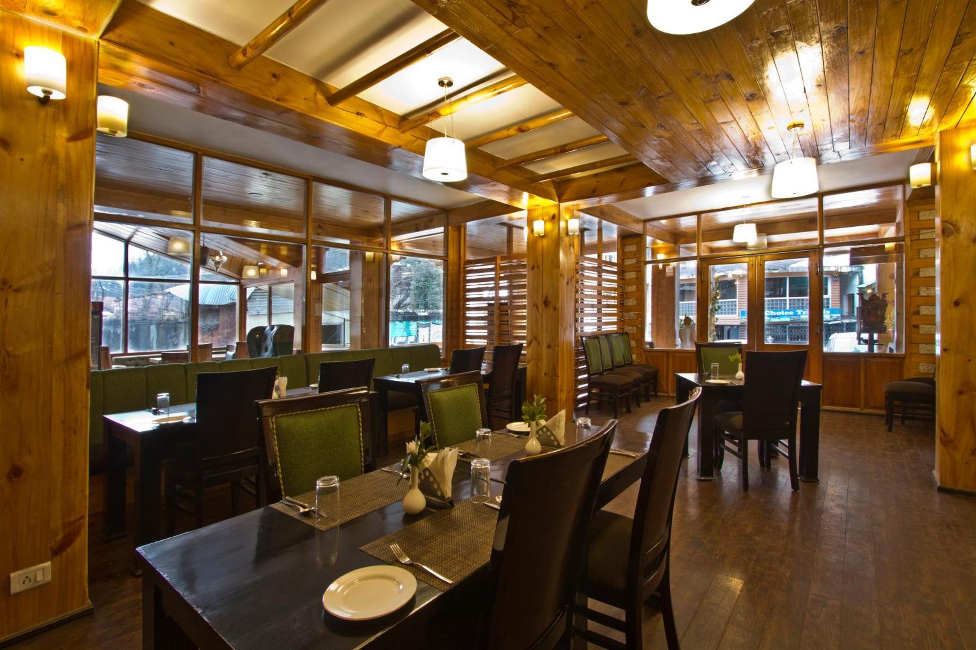 The Whispering And Bar Hotel Manali (Himachal Pradesh)