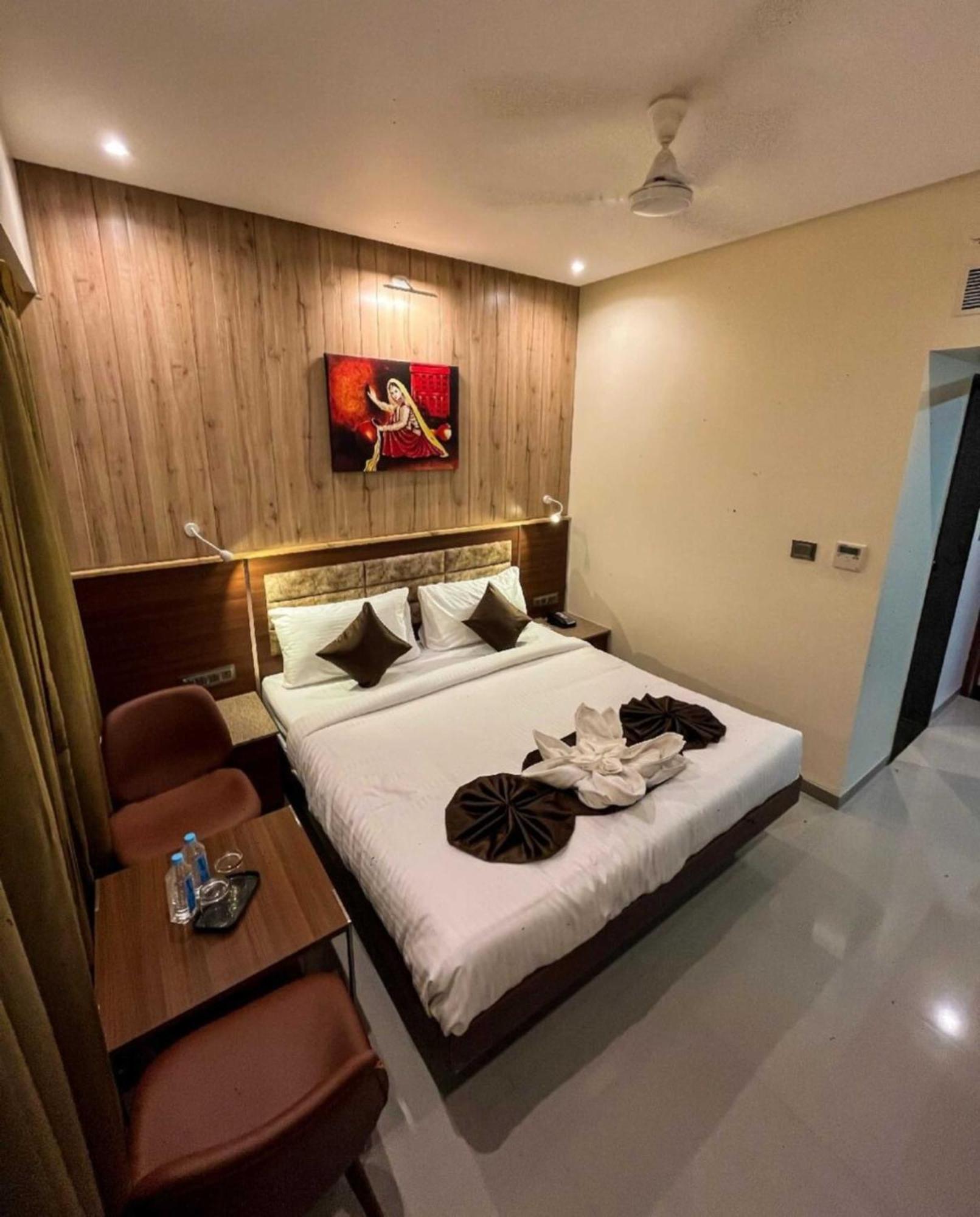 Kalinga Inter Continental Near Beas River - Restaurant & Free Parking - Luxurious Quality - Excellent Customer Service * Manali (Himachal Pradesh)
