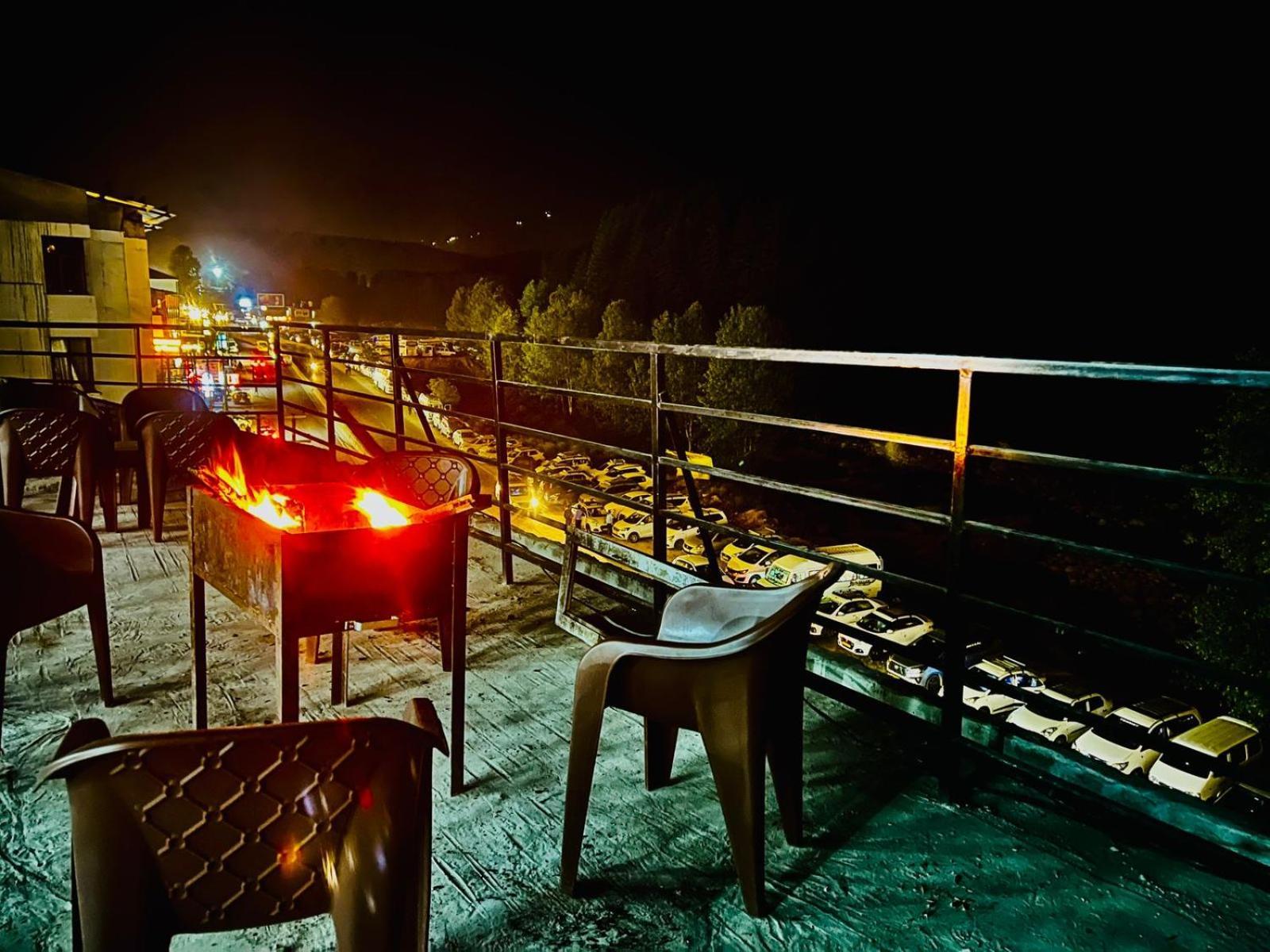 Hotel X By -#mountain View #river View #near Volvo Bus Stand # Link Way 3*
