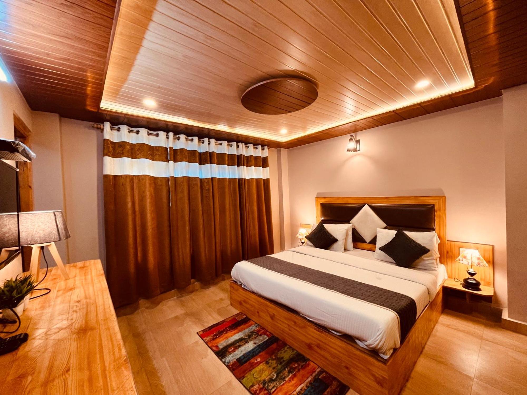 The Sana Luxury Stay, 3*