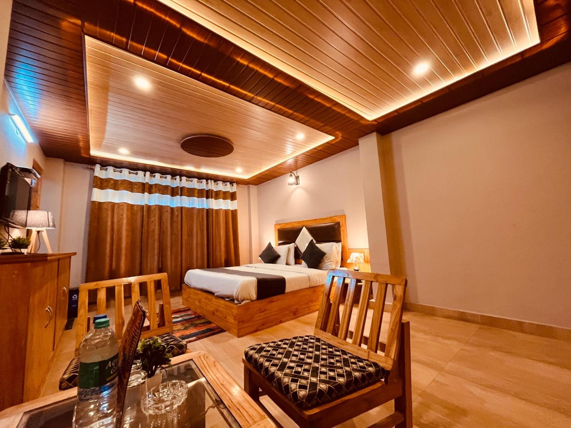 The Sana Luxury Stay, 3*