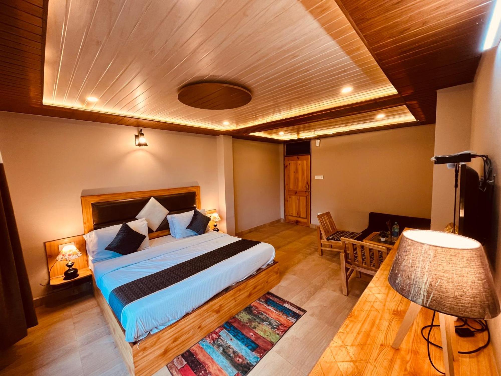 Hotel The Sana Luxury Stay, 3*