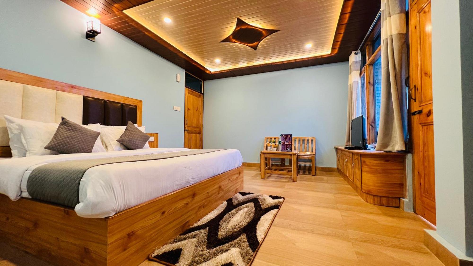 Hotel The Sana Luxury Stay, 3*
