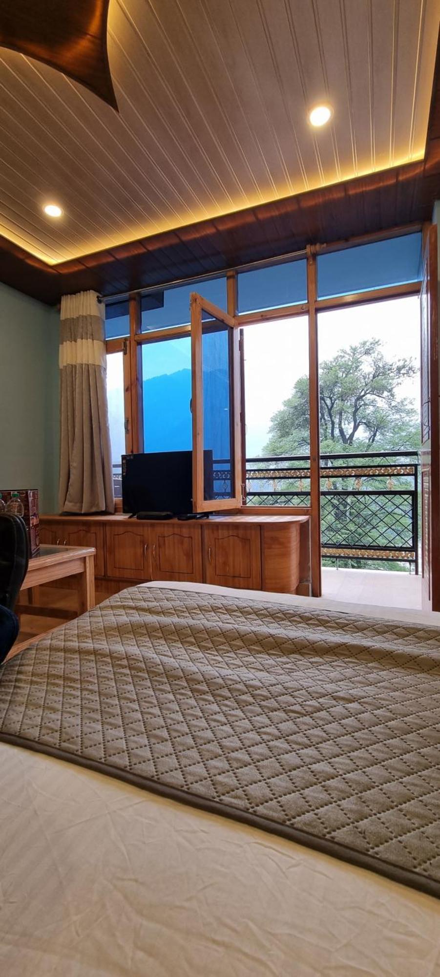 The Sana Luxury Stay, Manali (Himachal Pradesh)