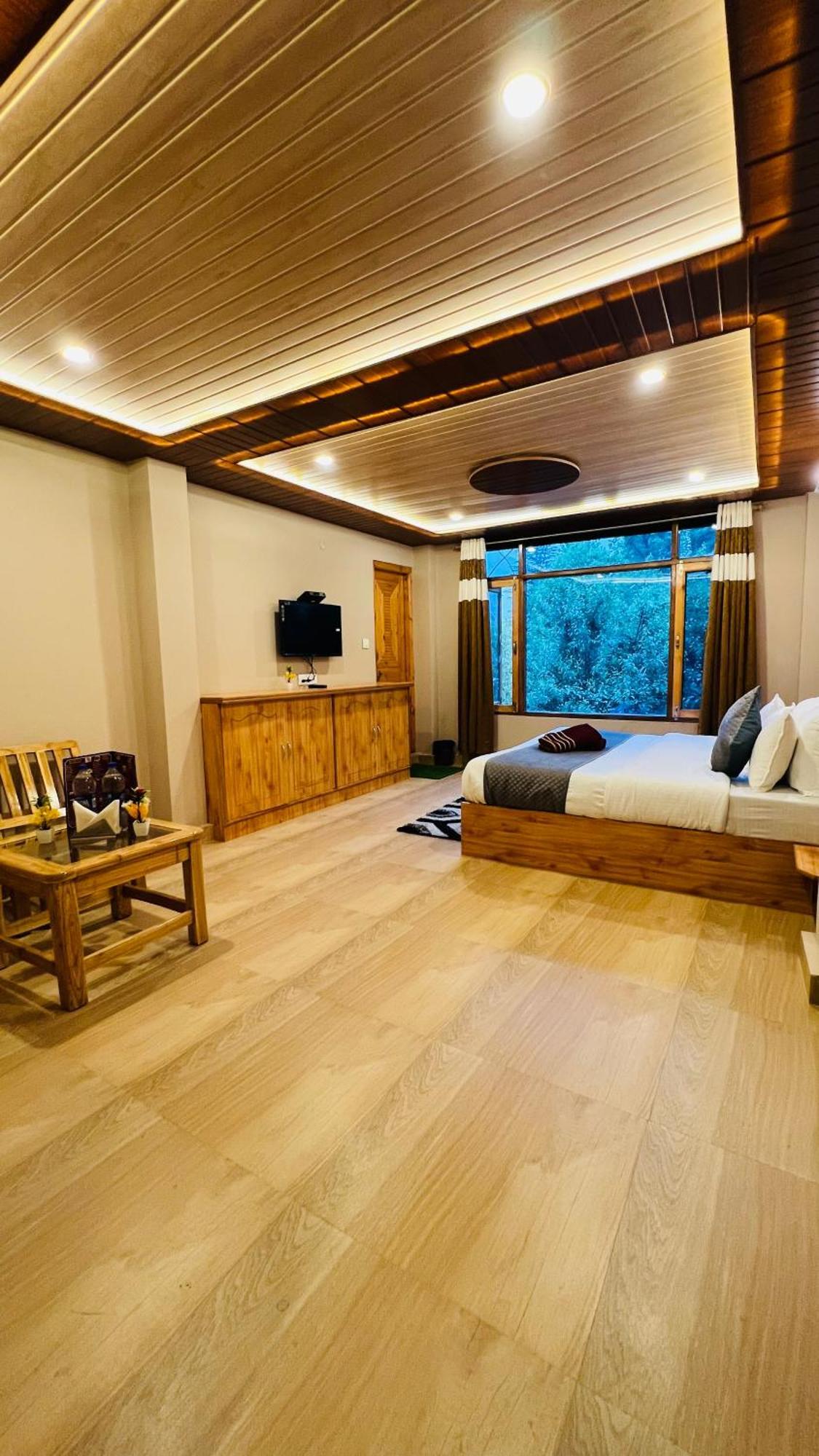 The Sana Luxury Stay, 3*