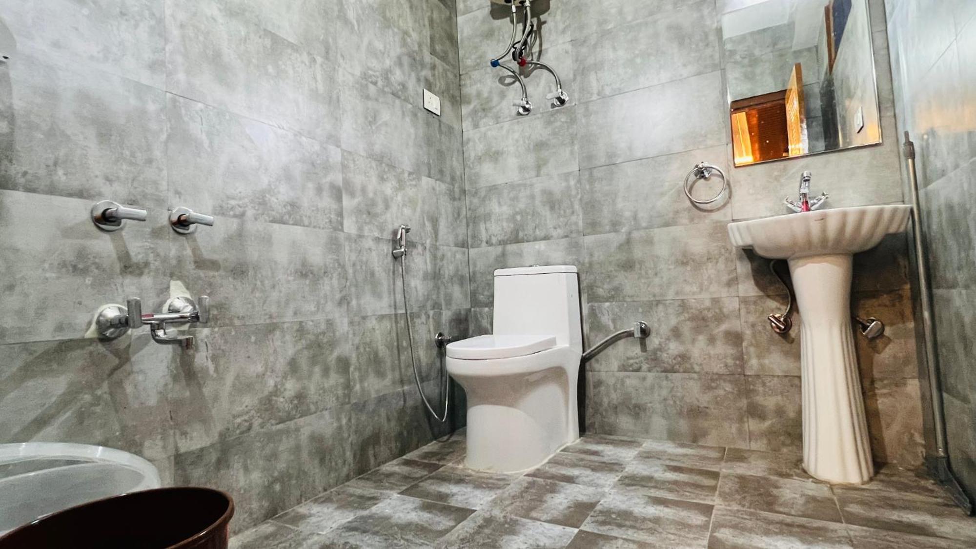 The Sana Luxury Stay, Hotel