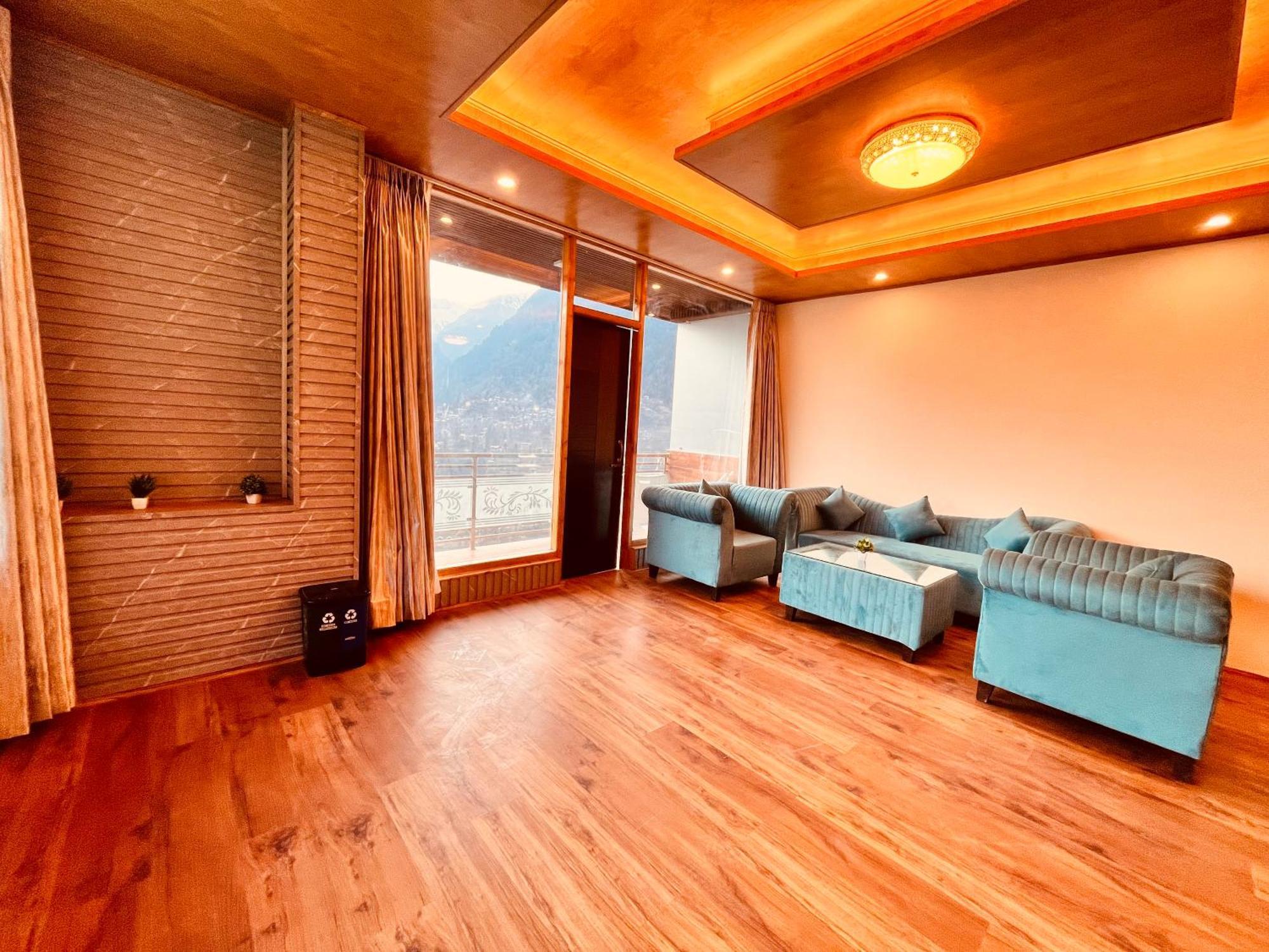 Rockland Cottage, - Centrally Heated & Air Cooled Premium Hotel Manali (Himachal Pradesh)