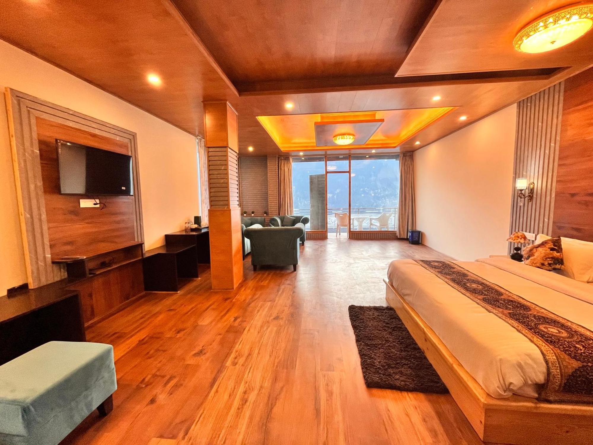 Rockland Cottage, - Centrally Heated & Air Cooled Premium Hotel