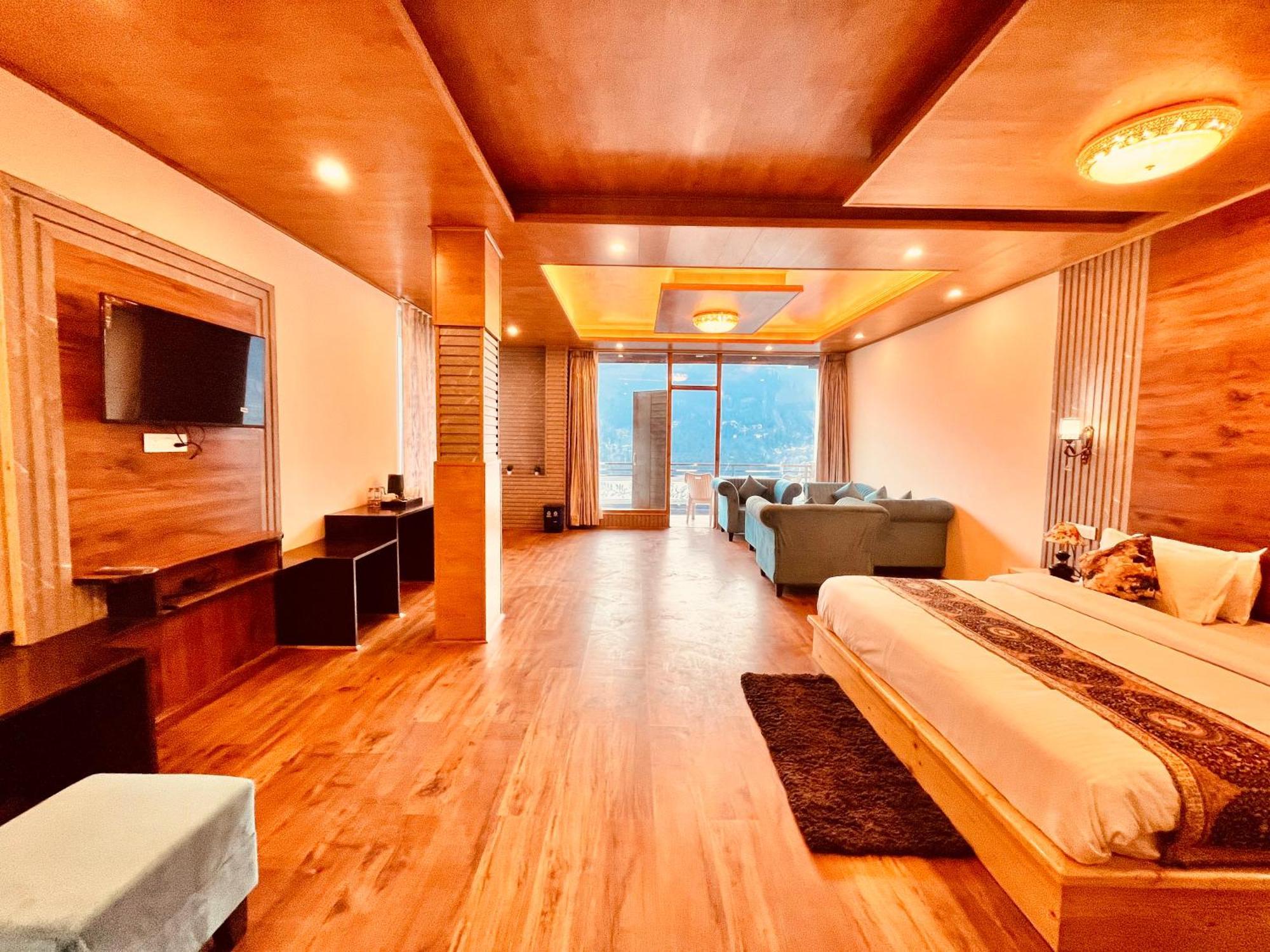 Rockland Cottage, - Centrally Heated & Air Cooled Premium Hotel