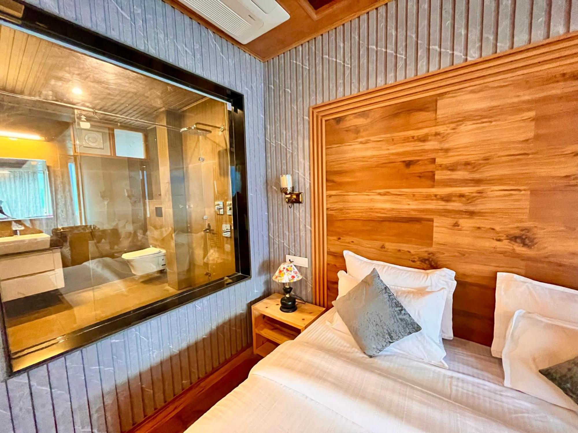 Rockland Cottage, - Centrally Heated & Air Cooled Premium Hotel