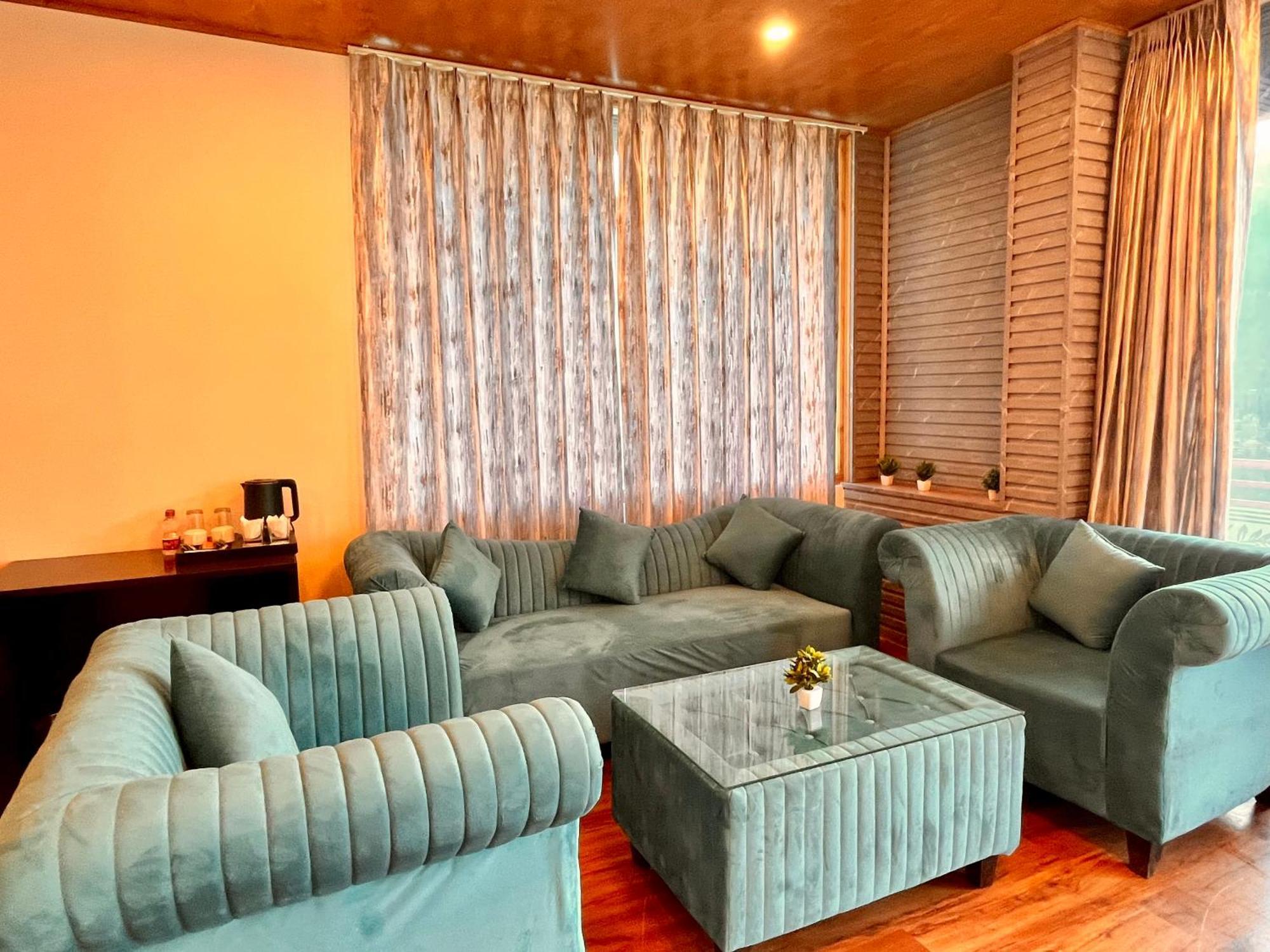 Hotel Rockland Cottage, - Centrally Heated & Air Cooled Premium
