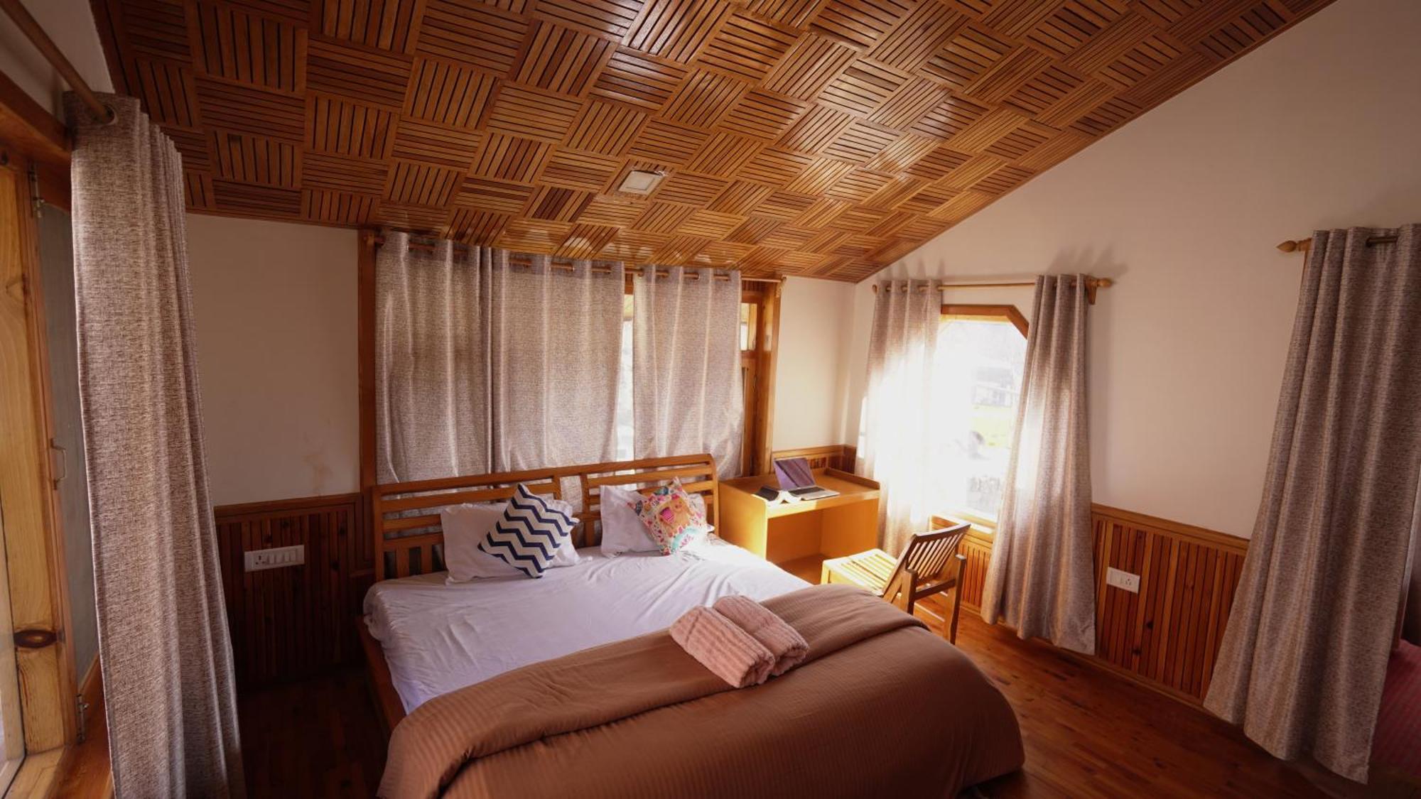 Hotel Barfi