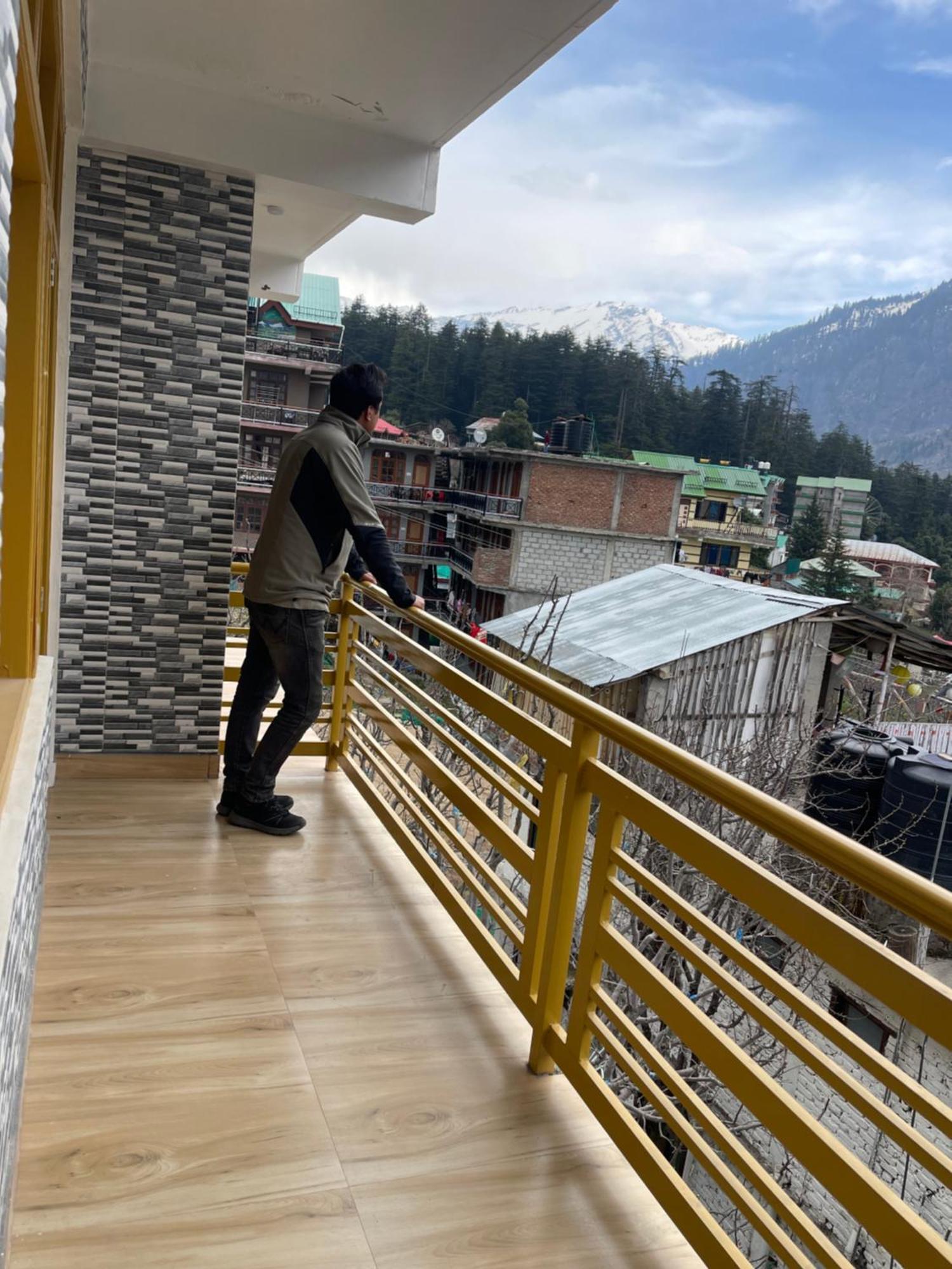 Hotel Shubham Manali (Himachal Pradesh)