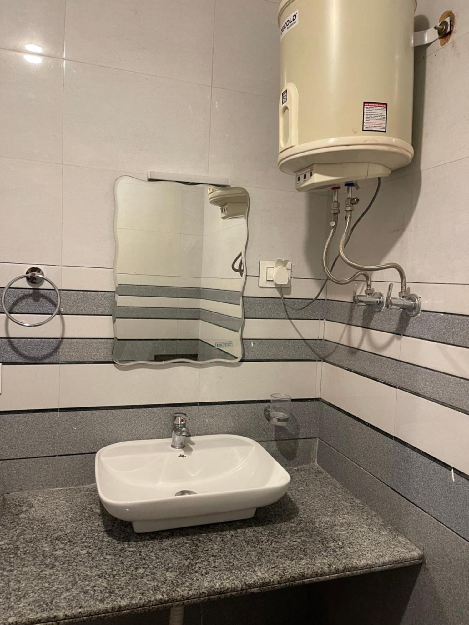 Shubham Hotel Manali (Himachal Pradesh)