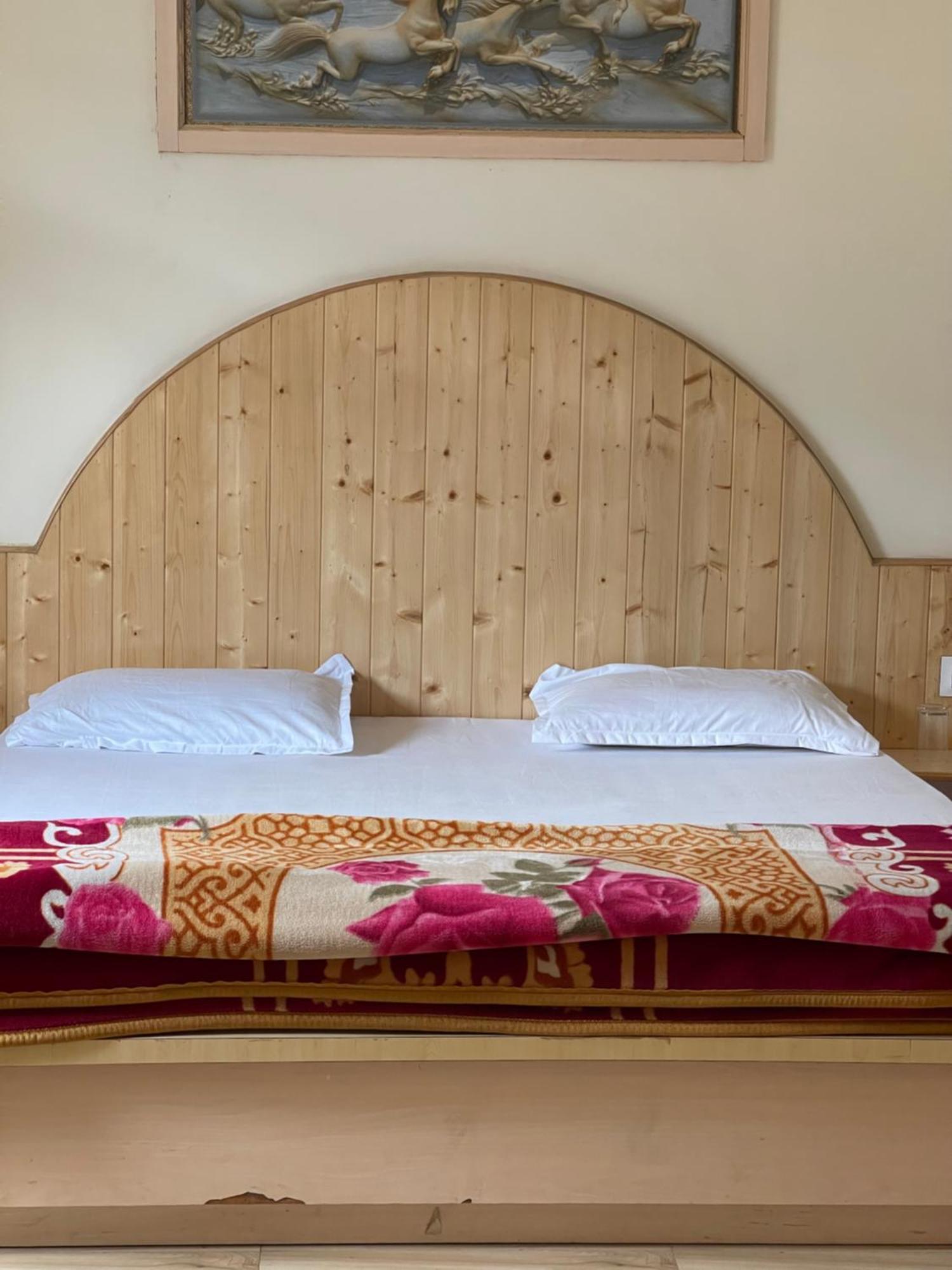 Shubham Hotel Manali (Himachal Pradesh)