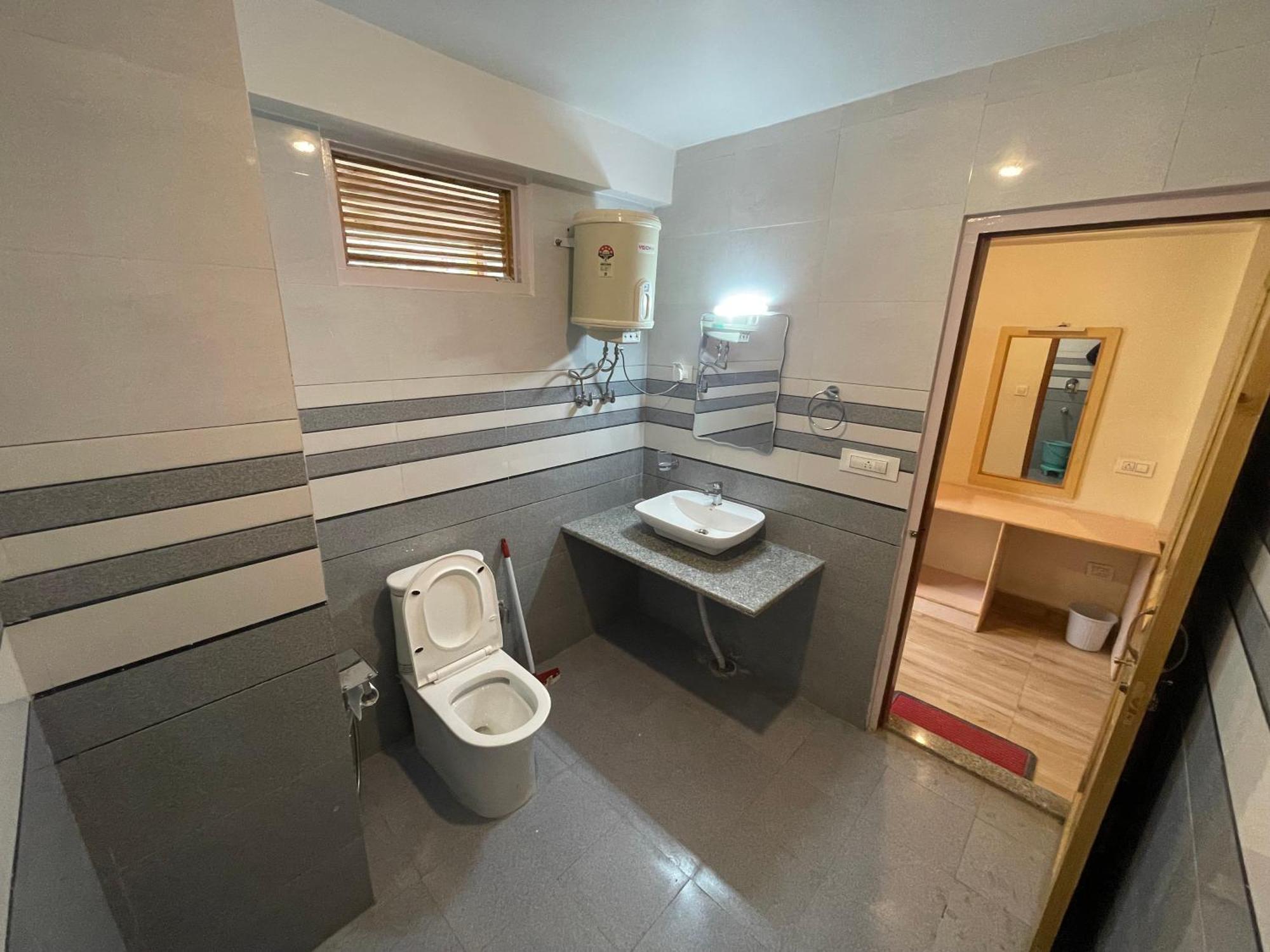 Hotel Shubham Manali (Himachal Pradesh)