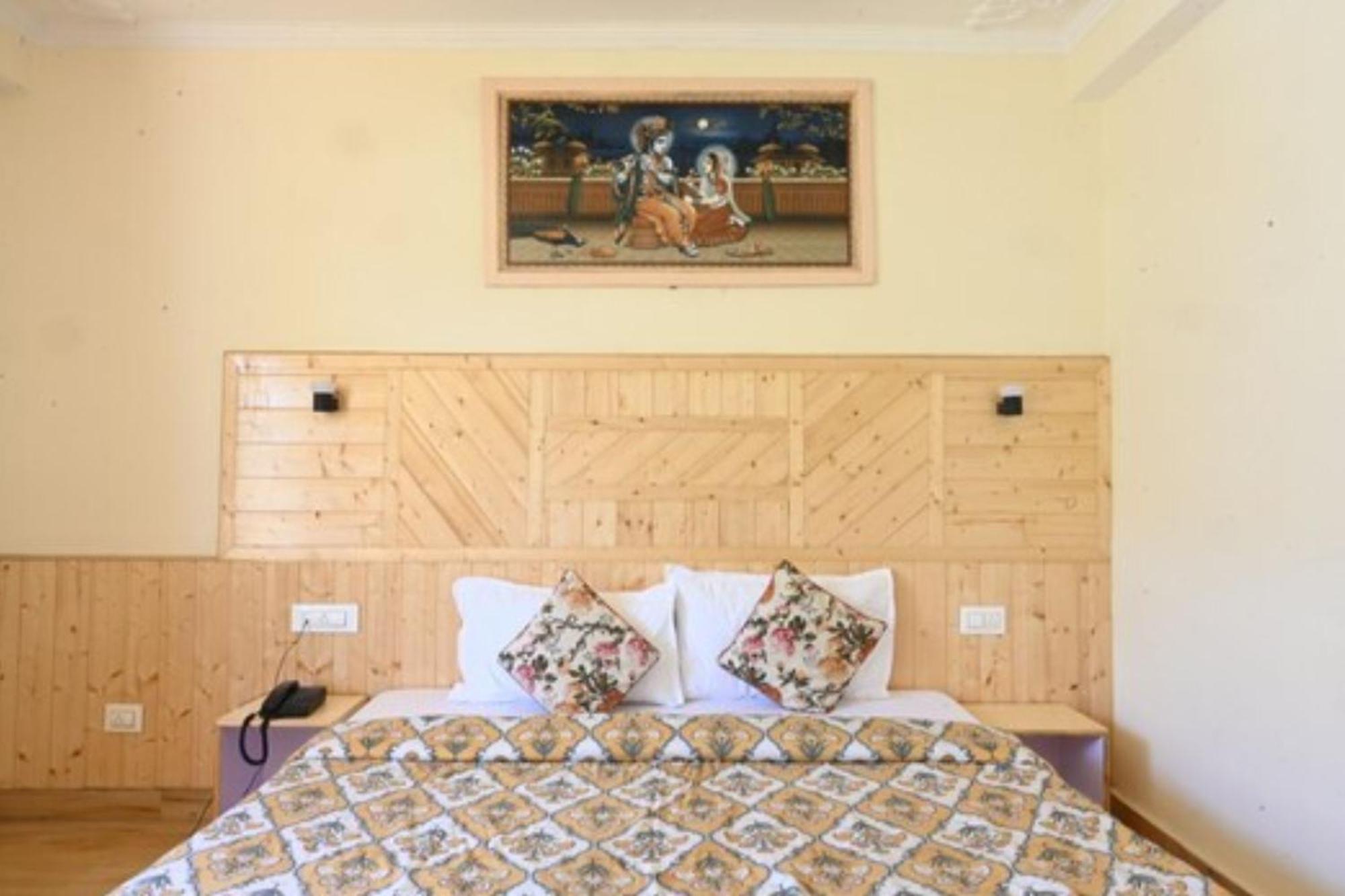 Hotel Shubham Manali (Himachal Pradesh)