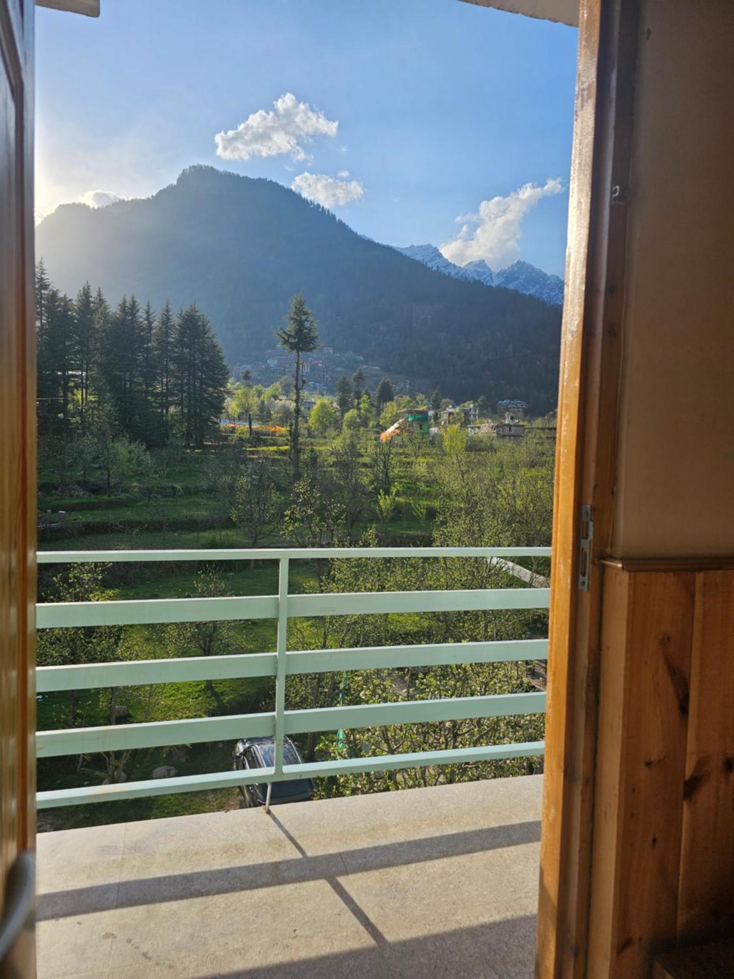 Old By Himalayan Hotels, With Mountain View, Balcony, Terrace And Parking *