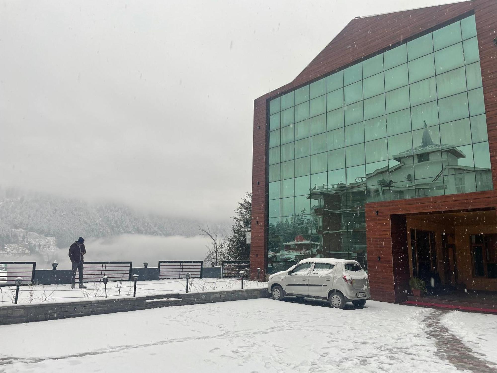 Hotel Cherry Manali (Himachal Pradesh)