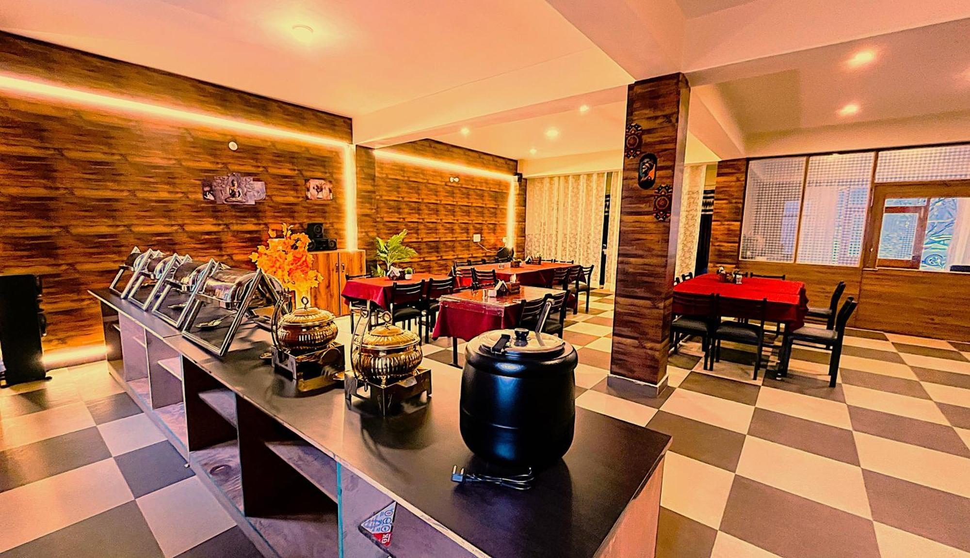 Hotel Wander Thrives Manali (Himachal Pradesh)