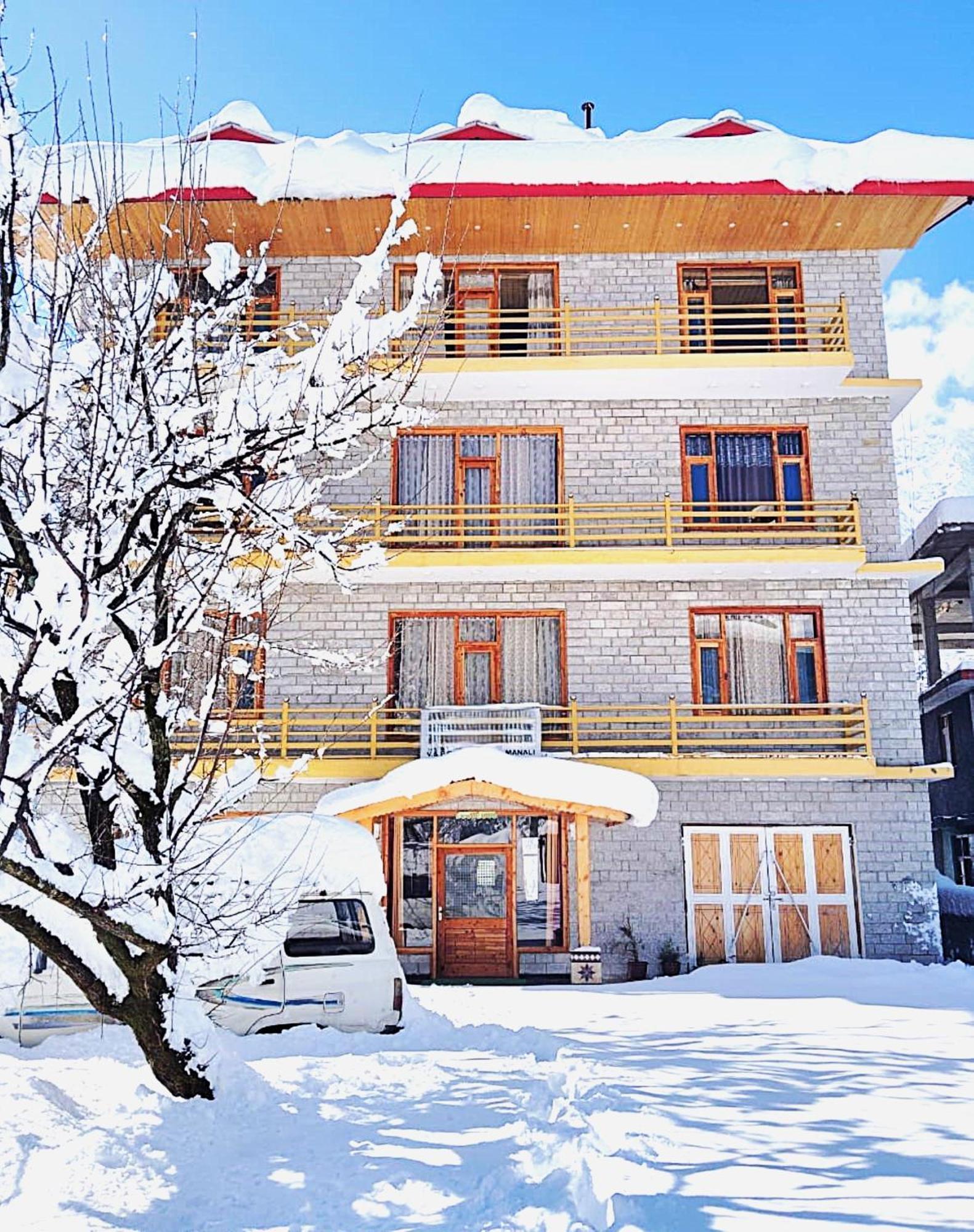 Hotel Wander Thrives Manali (Himachal Pradesh)